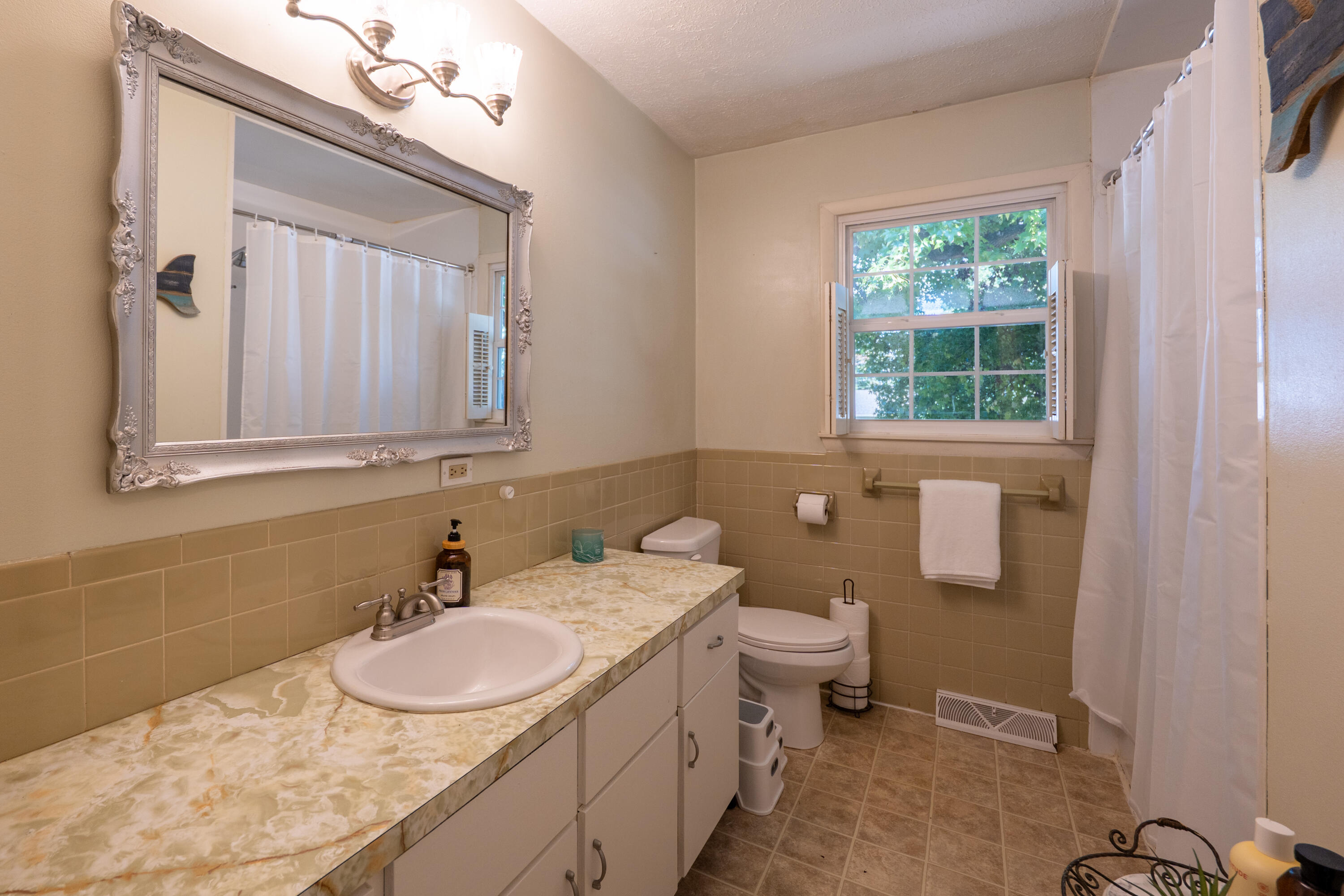 Photo 14 - Residential for sale – 816 W Morningside Street  Springfield, MO