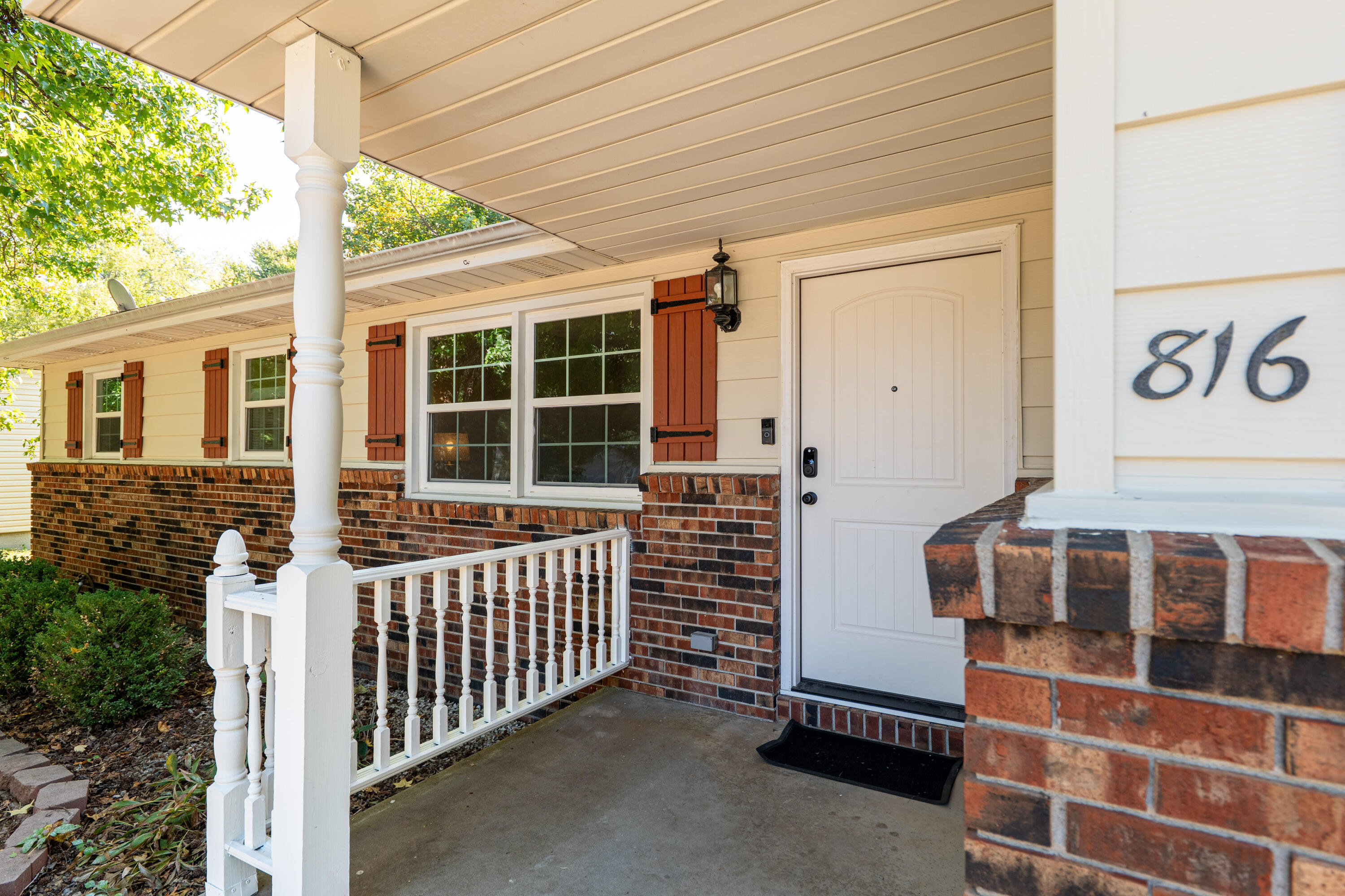 Photo 2 - Residential for sale – 816 W Morningside Street  Springfield, MO