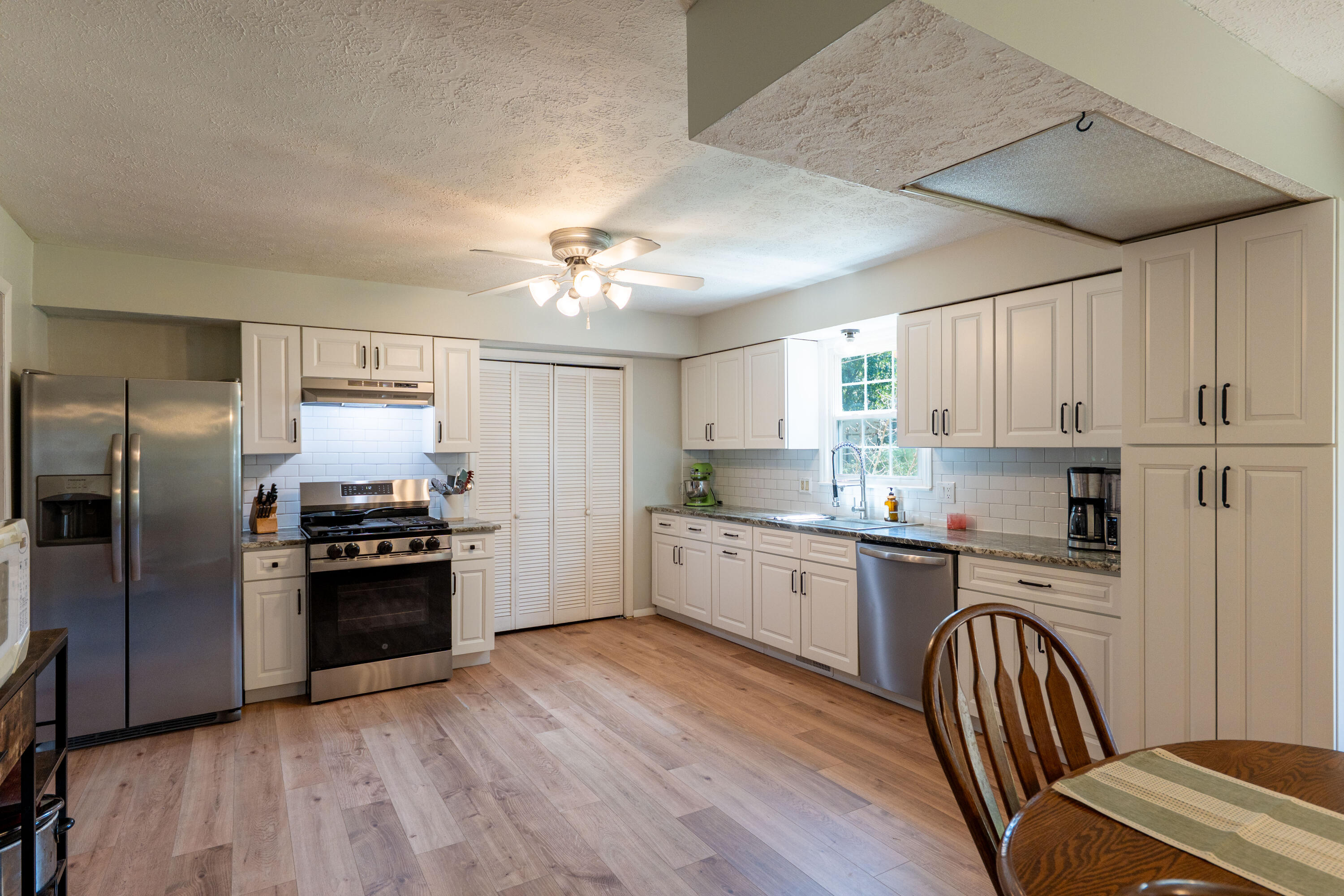 Photo 5 - Residential for sale – 816 W Morningside Street  Springfield, MO