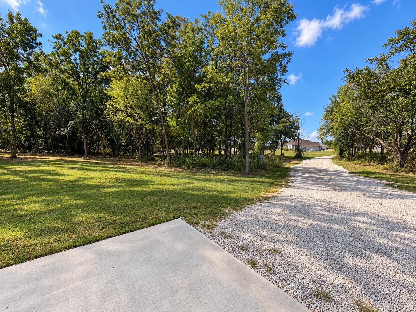 Photo 5 - Residential for sale – 916 E 438th Road  Bolivar, MO