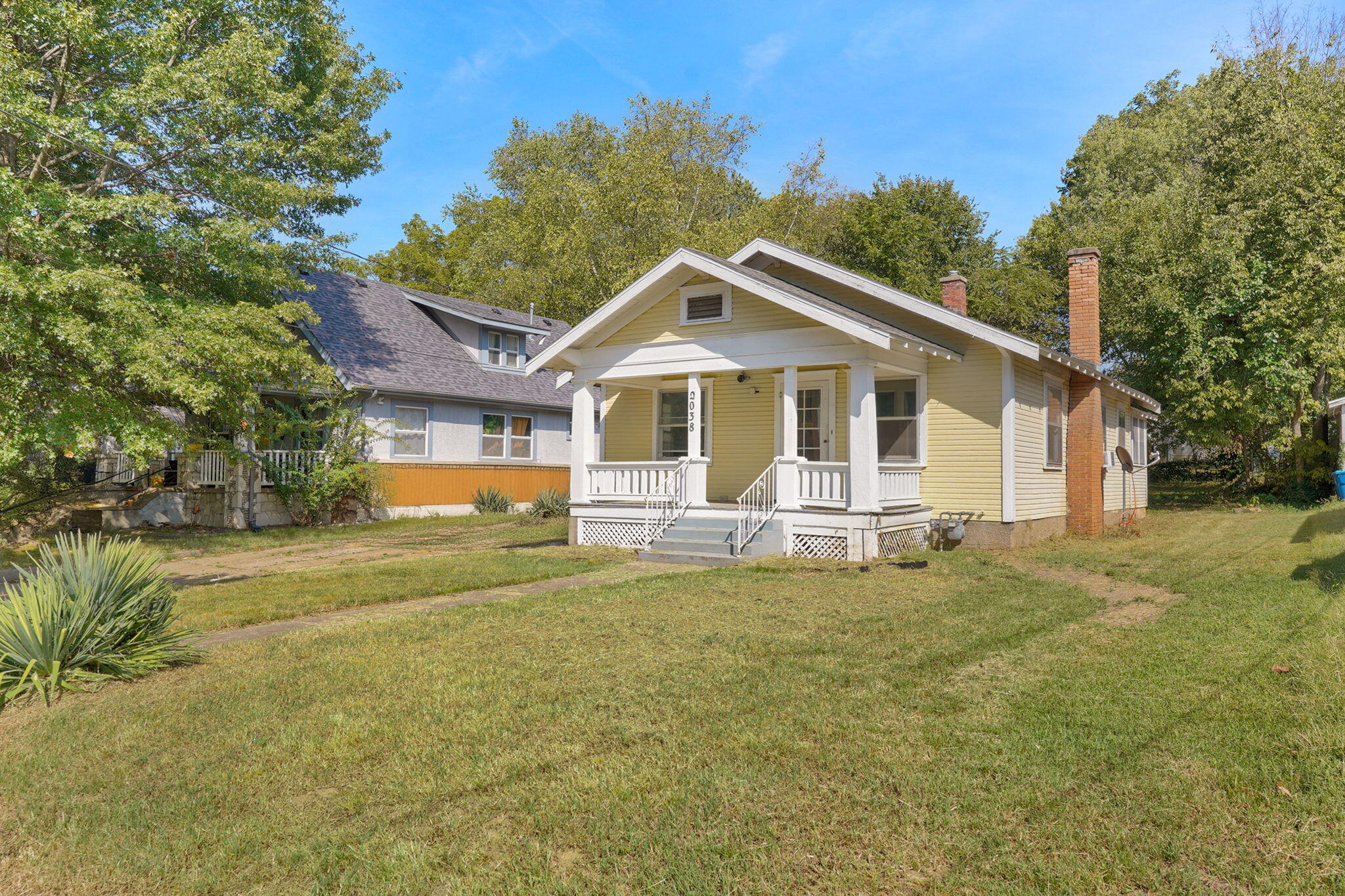 Photo 2 - Residential for sale – 2038 N Douglas Avenue  Springfield, MO