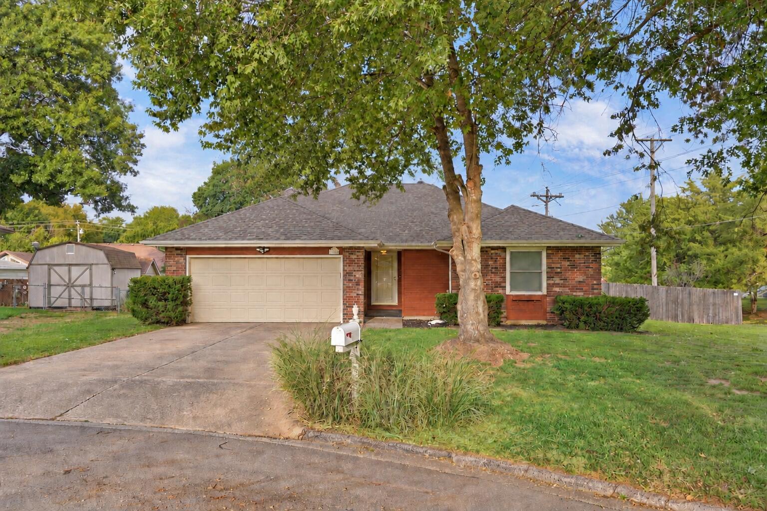 Photo 3 - Residential for sale – 915  Breann   Nixa, MO