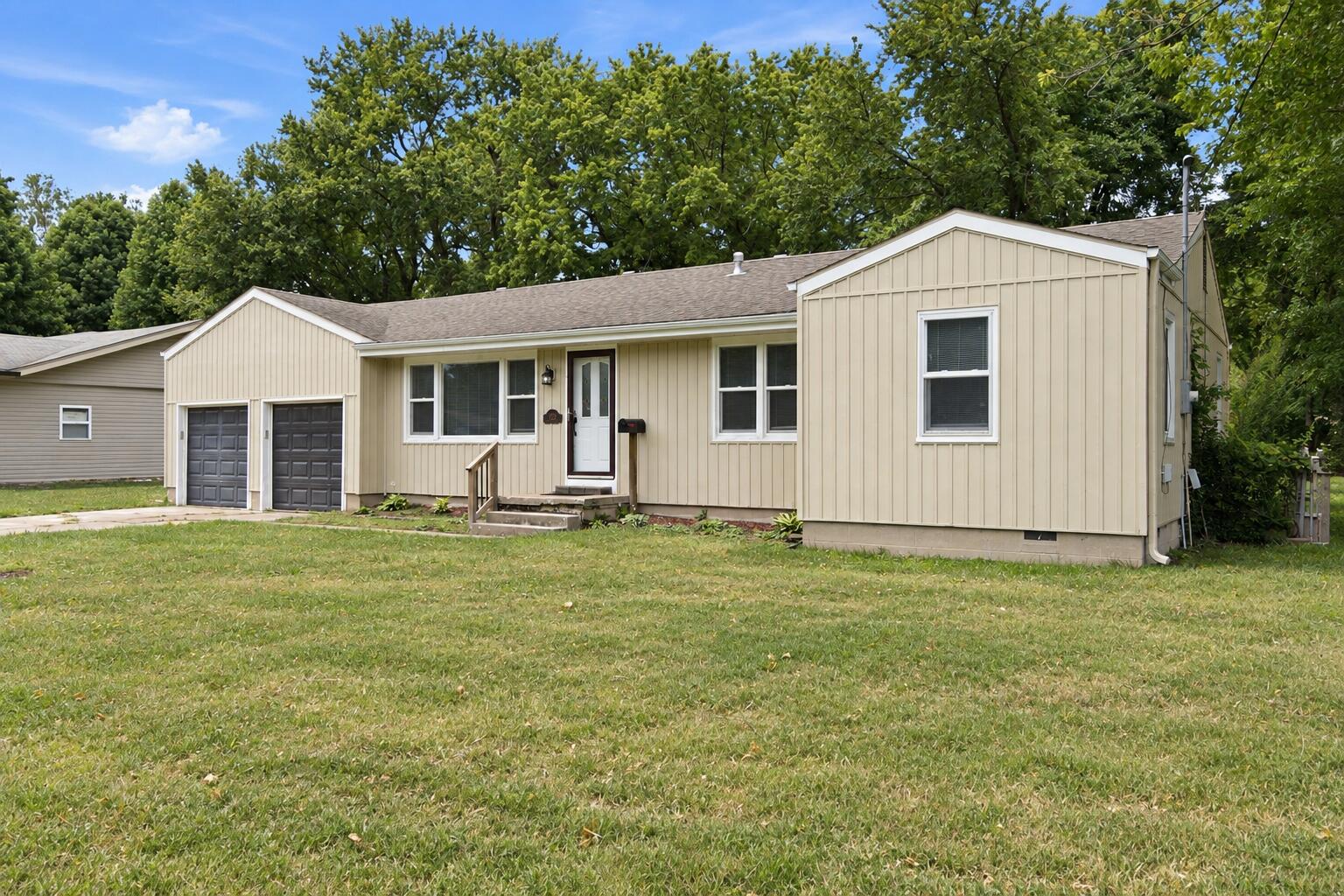 Photo 2 - Residential for sale – 1259 E Berkeley Street  Springfield, MO