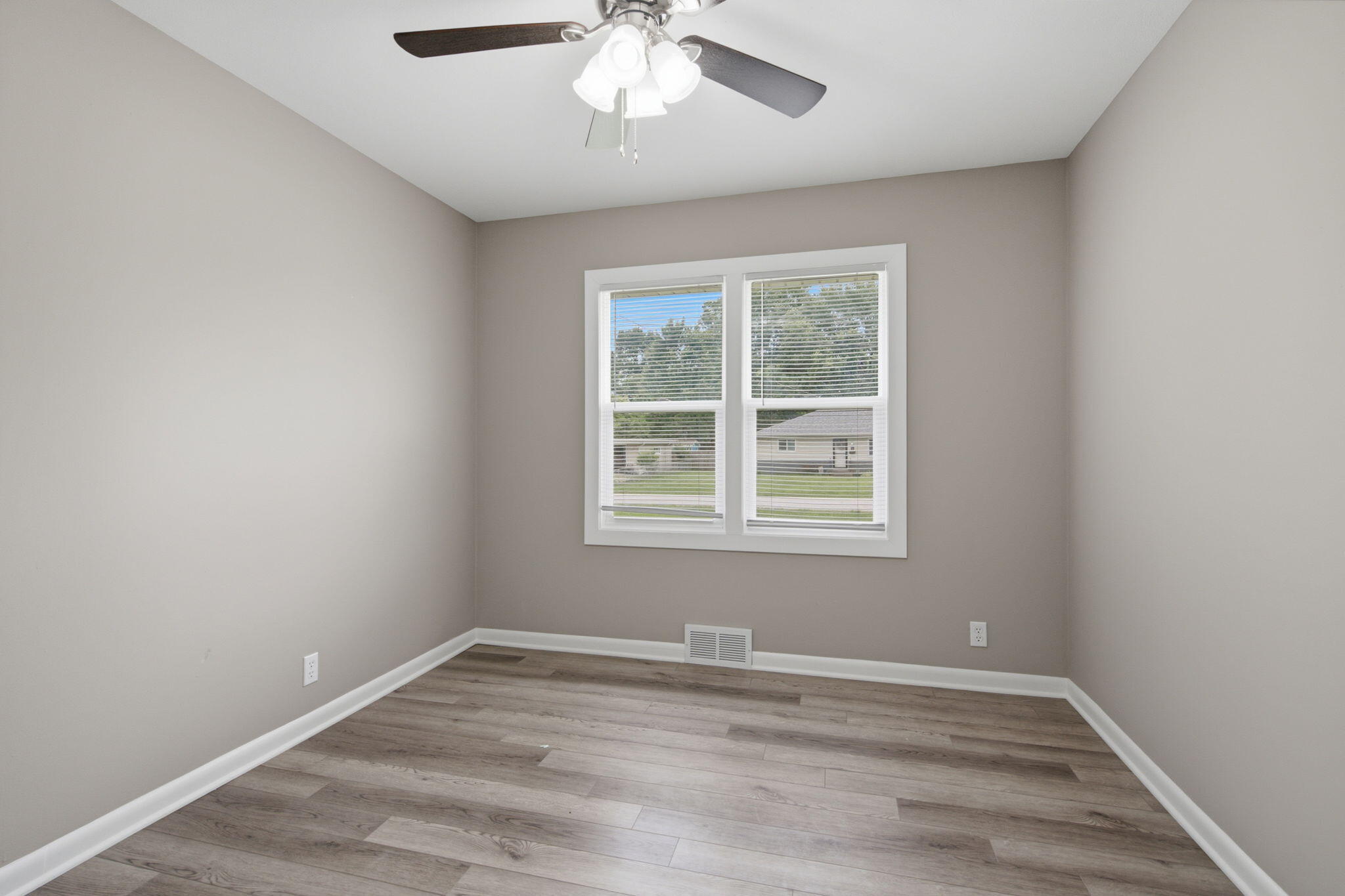 Photo 15 - Residential for sale – 1259 E Berkeley Street  Springfield, MO