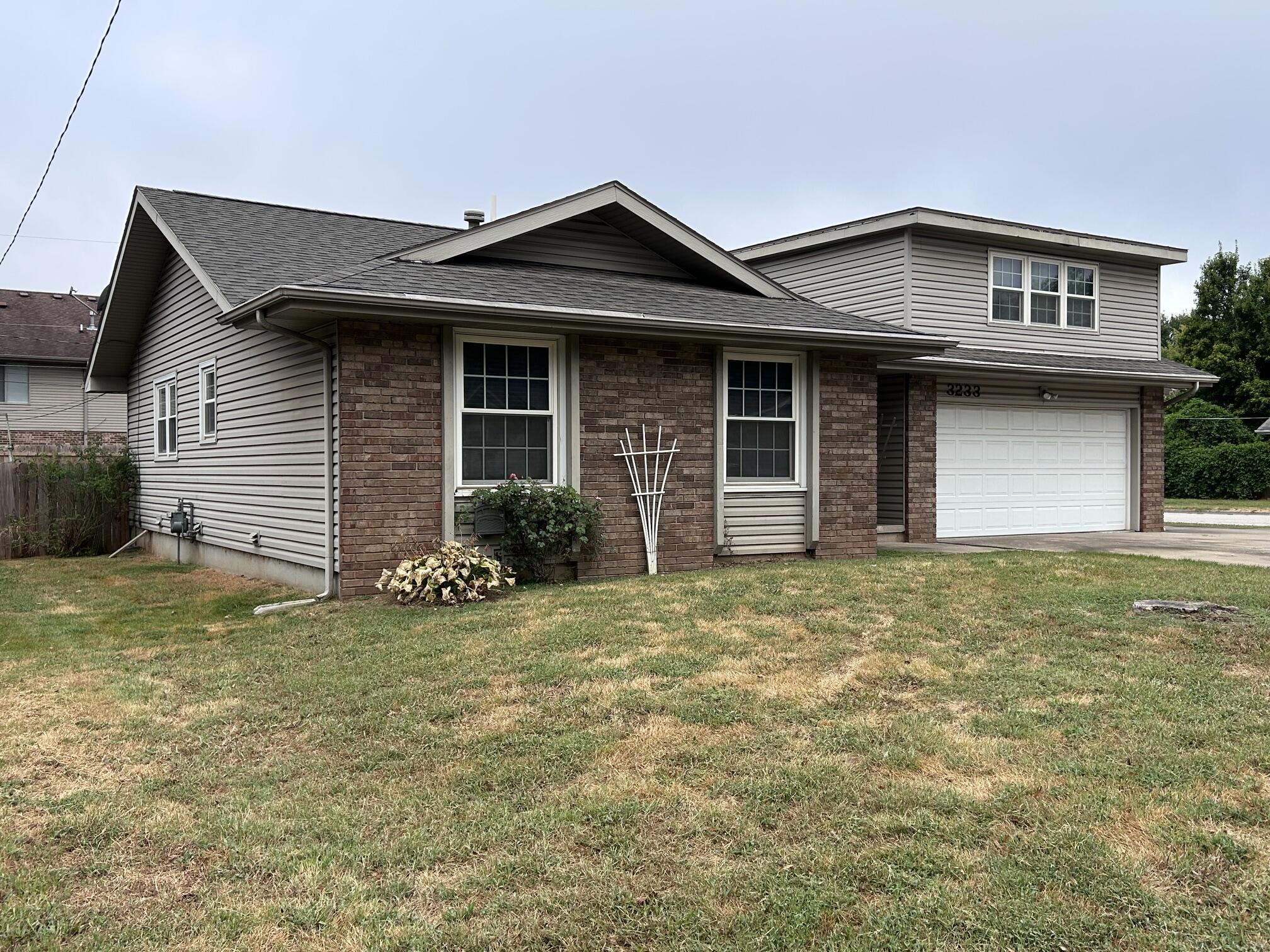 Photo 2 - Residential for sale – 3233 S Jefferson Avenue  Springfield, MO
