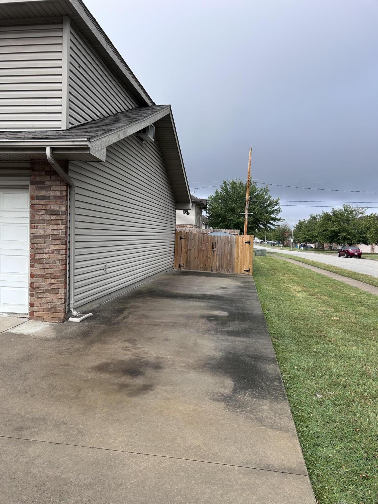 Photo 3 - Residential for sale – 3233 S Jefferson Avenue  Springfield, MO