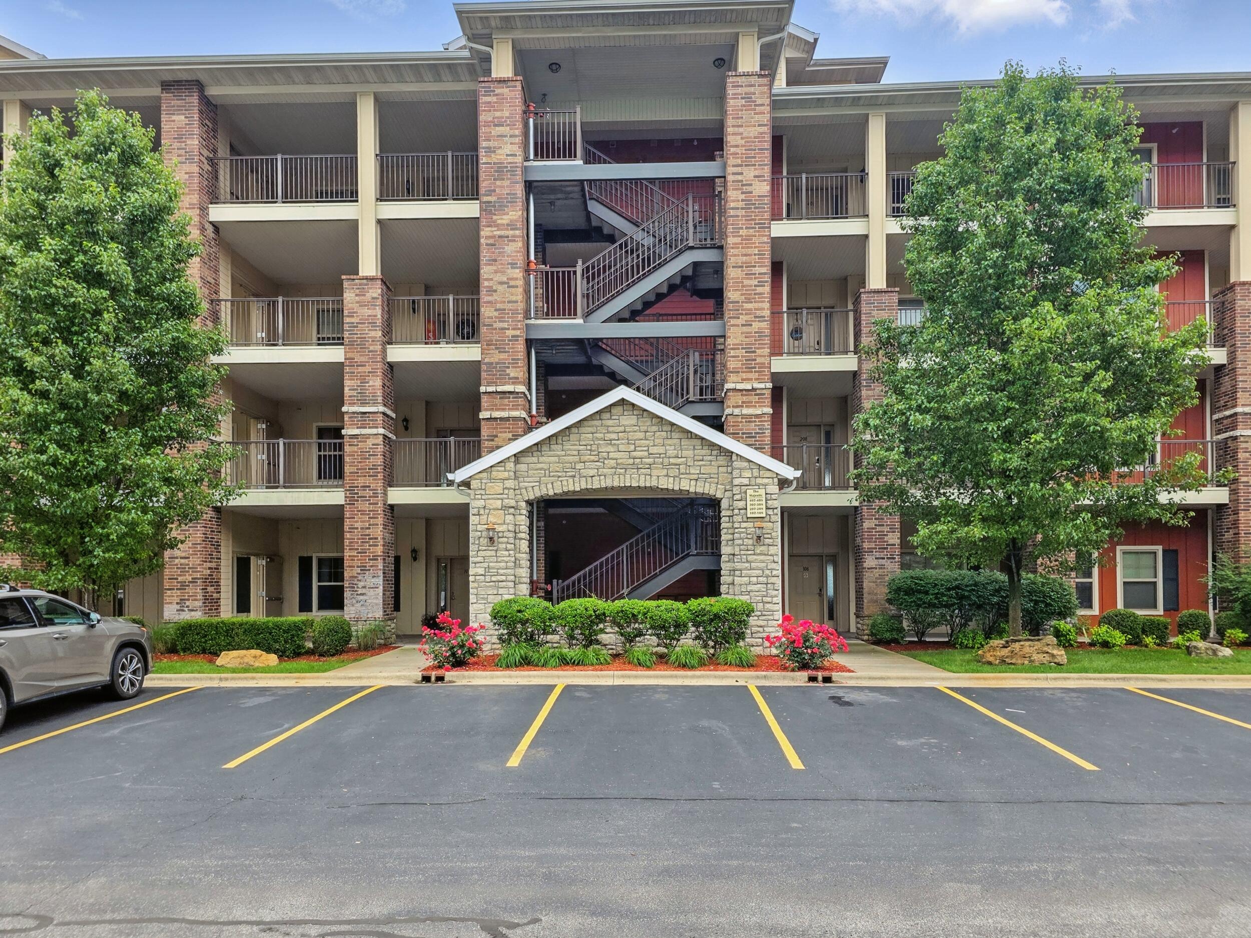 Photo 5 - Residential for sale – 200  Majestic Drive   Branson, MO