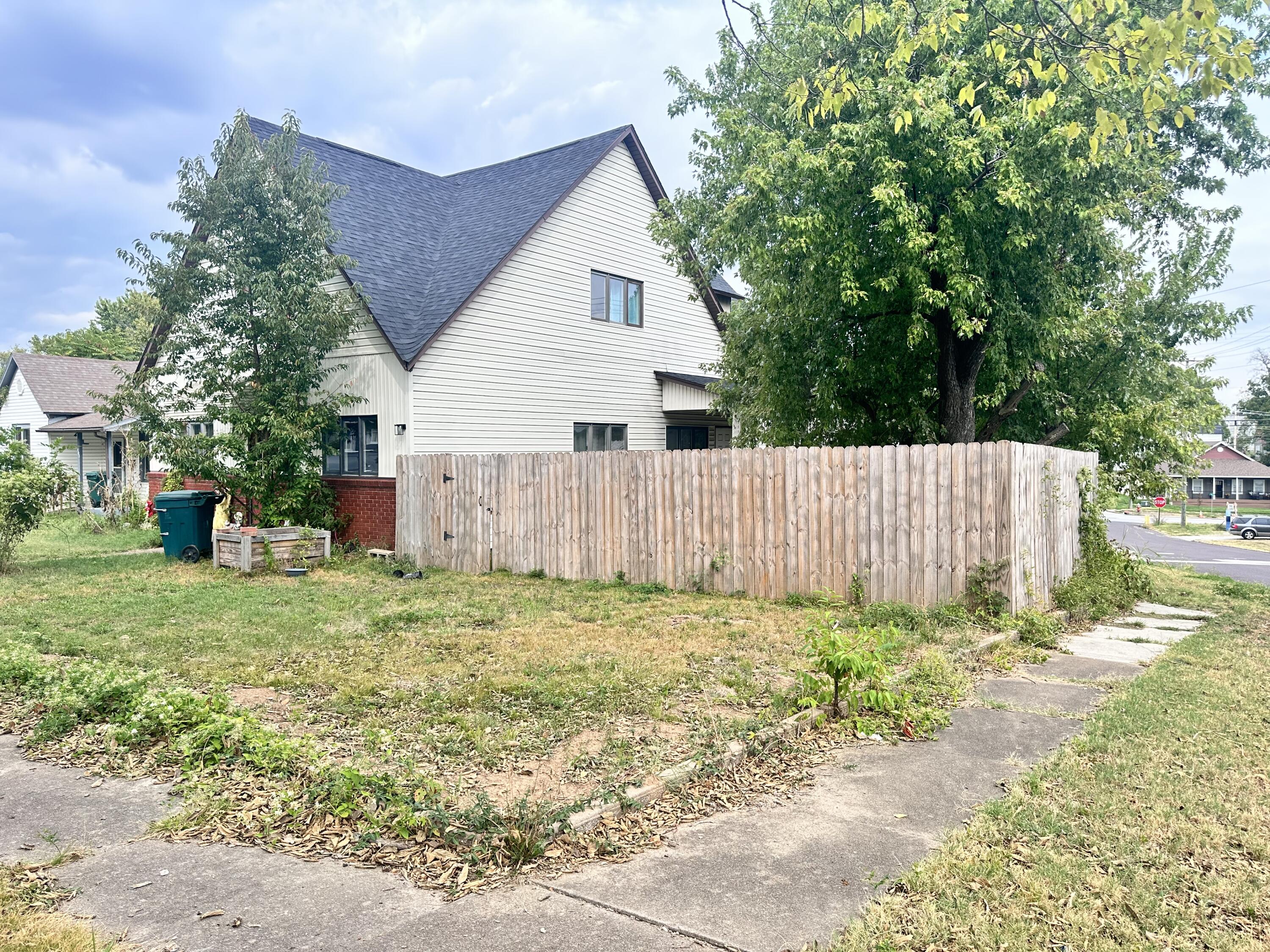 Photo 2 - Residential for sale – 401  Frisco Street  Monett, MO
