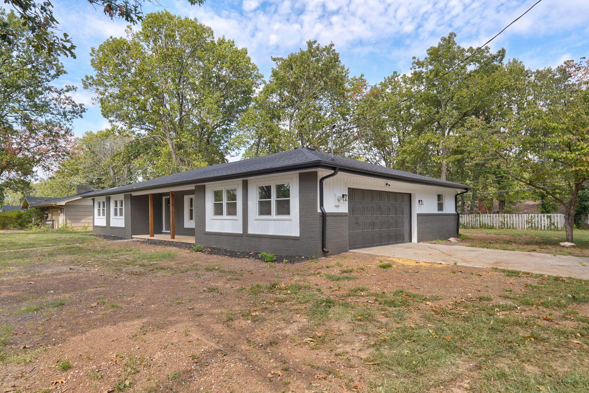 Photo 3 - Residential for sale – 1025 W Vancouver Street  Springfield, MO