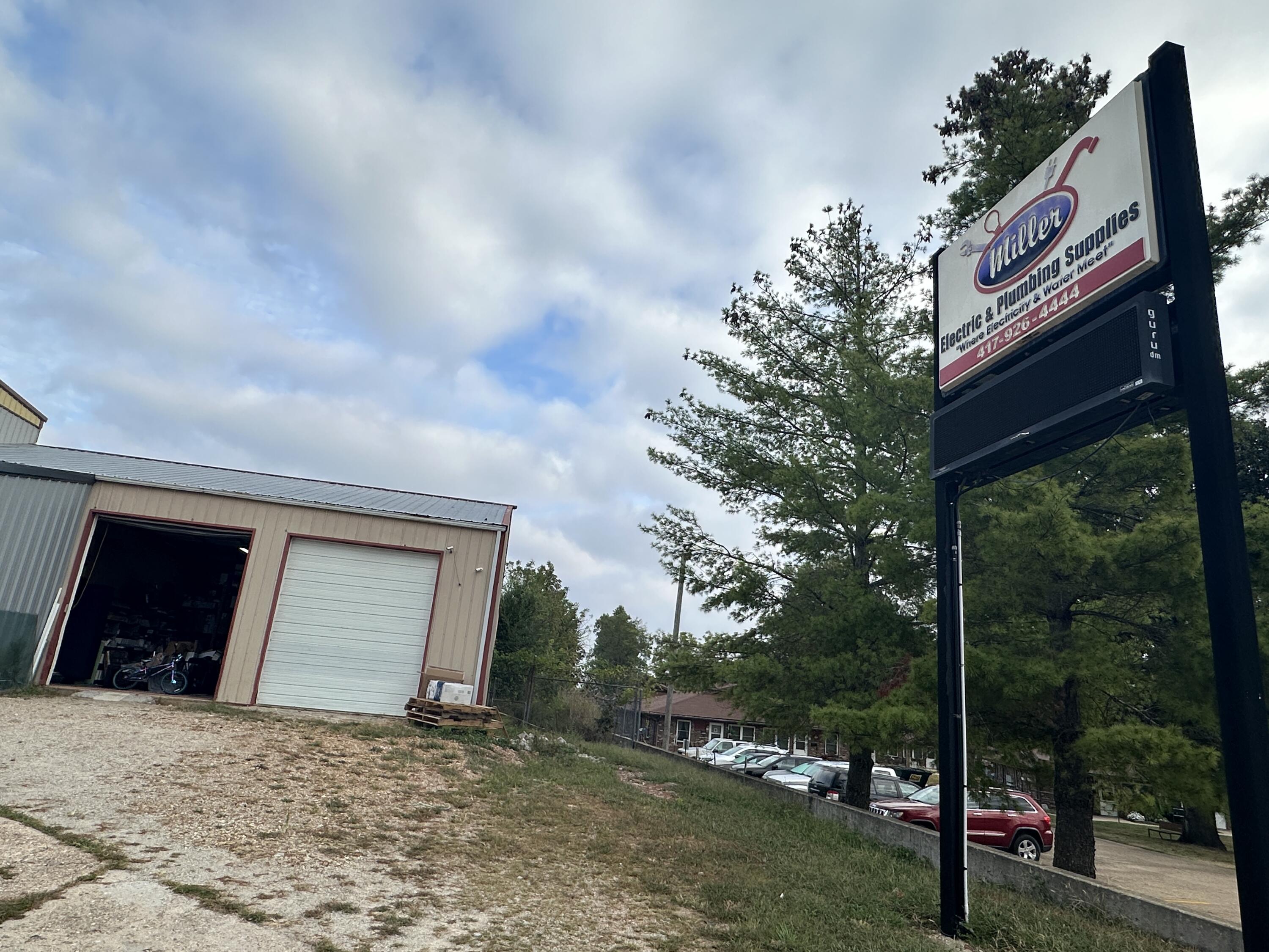 Photo 2 - Commercial Sale for sale – 613 W 3rd Street  Mountain Grove, MO