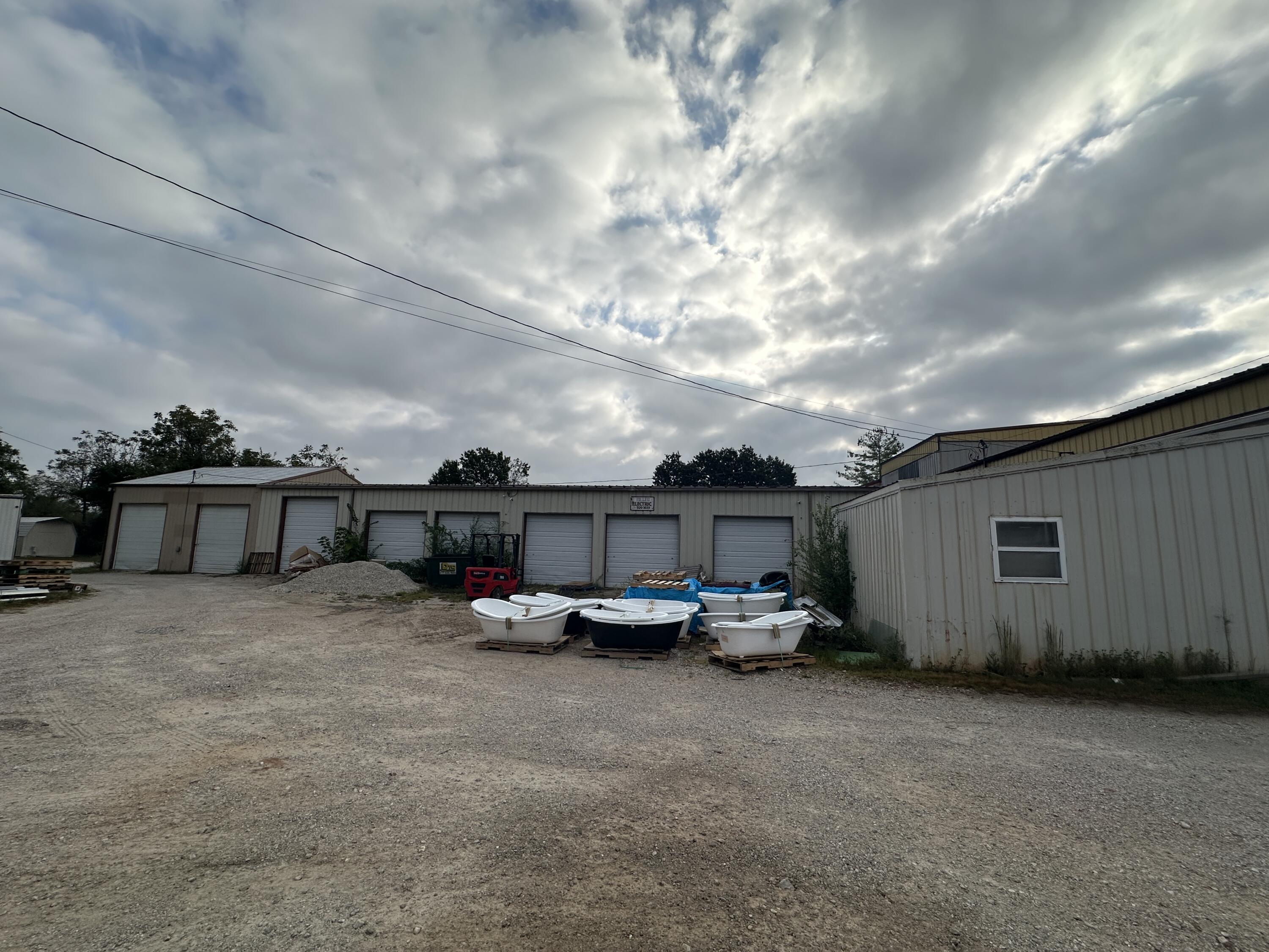 Photo 3 - Commercial Sale for sale – 613 W 3rd Street  Mountain Grove, MO