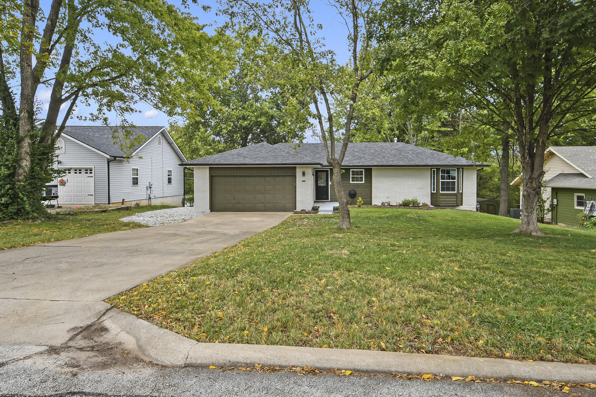 Residential for sale – 103 E Horseshoe   Nixa, MO