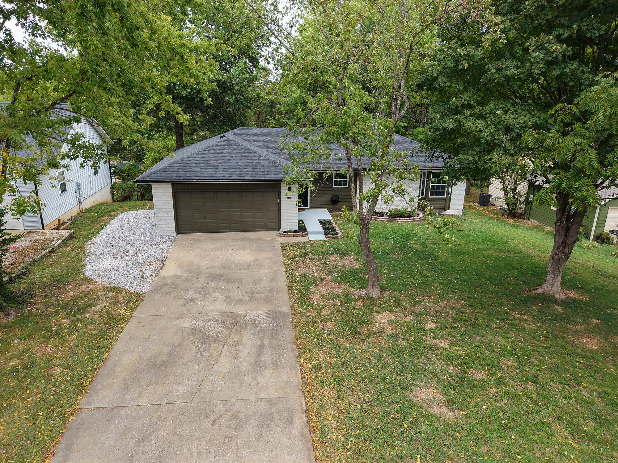 Photo 2 - Residential for sale – 103 E Horseshoe   Nixa, MO