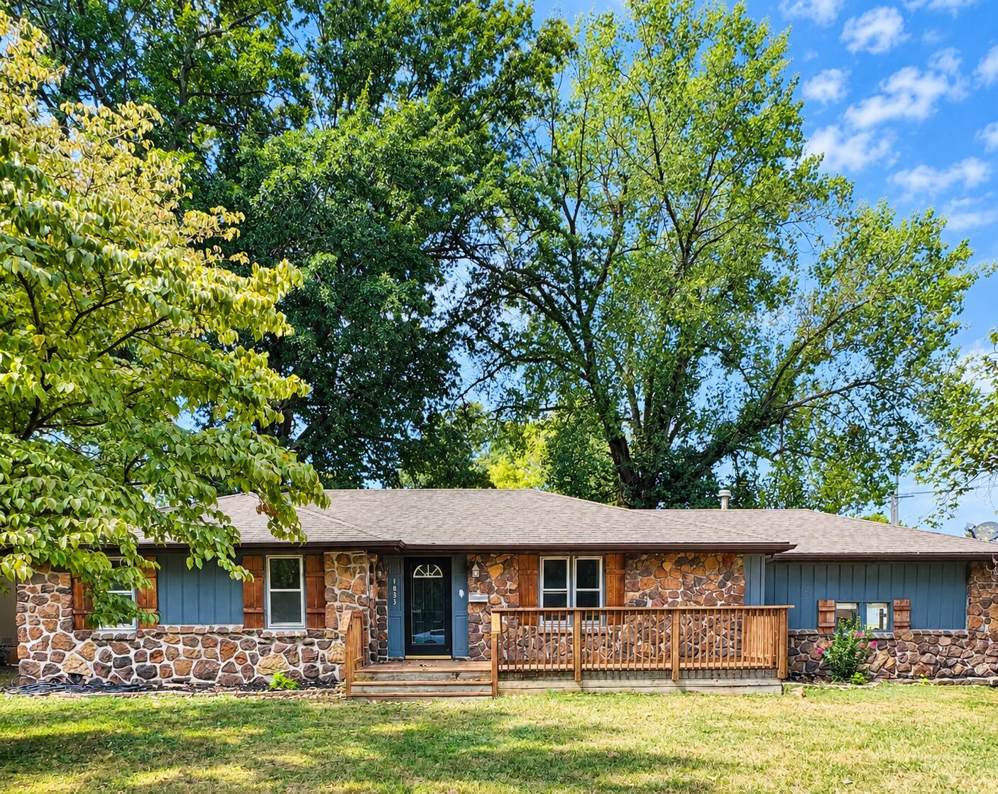Photo 2 - Residential for sale – 1833 S Westwood   Springfield, MO