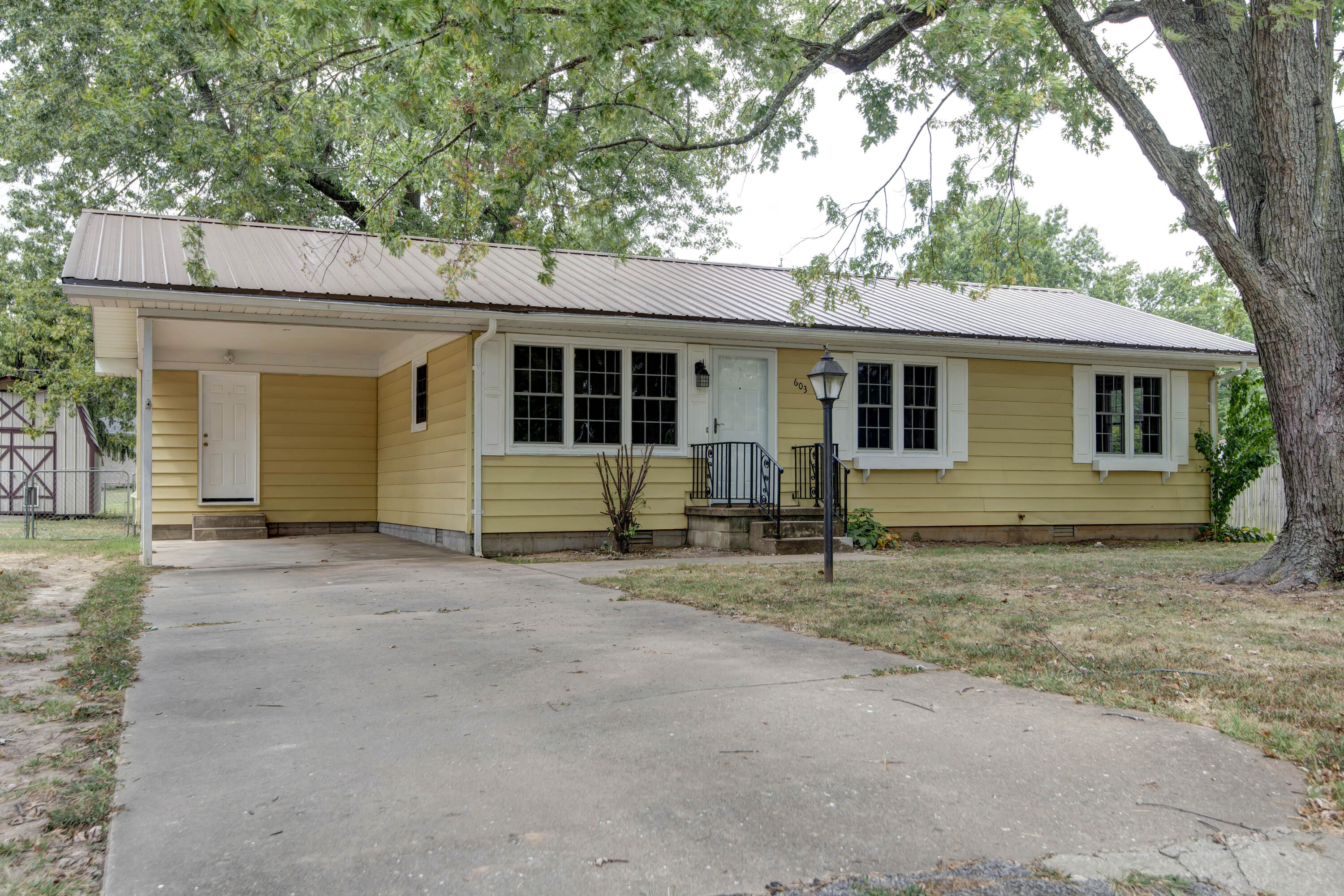 Photo 2 - Residential for sale – 603 S Ohio Street  Marionville, MO