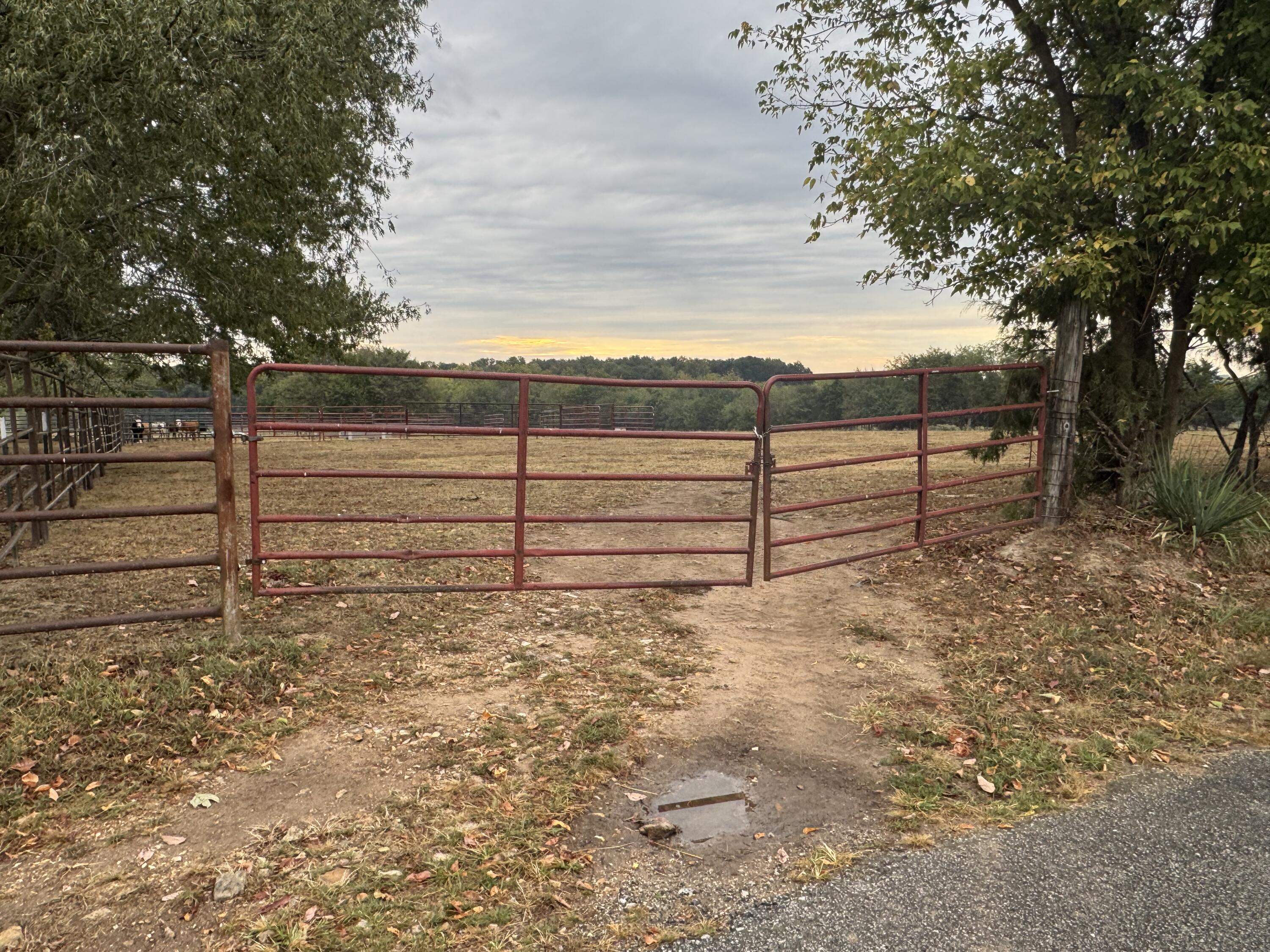 Land for sale – 4452 S 70th Road  Bolivar, MO