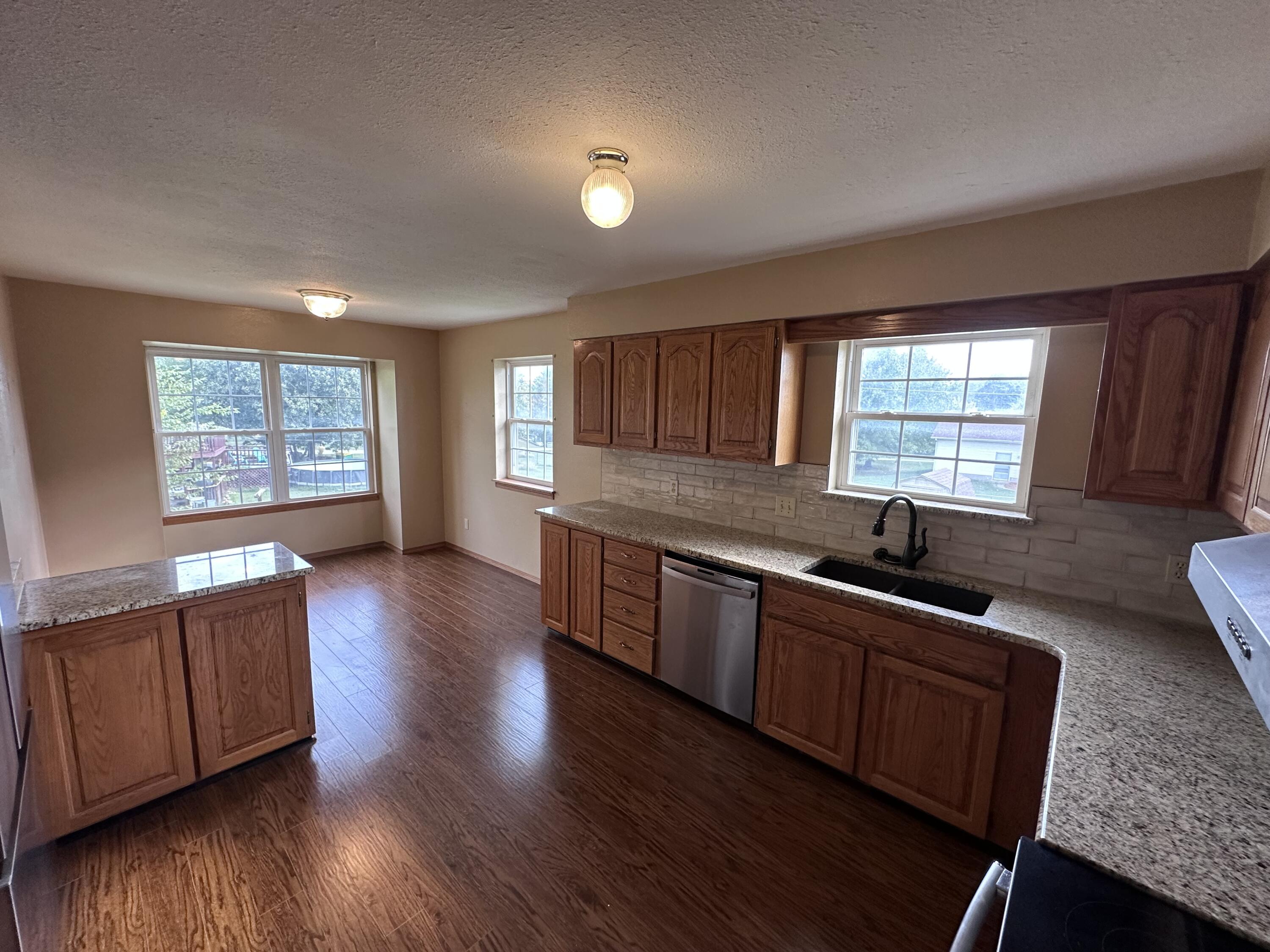 Photo 11 - Residential for sale – 1421  Van Winkle Street  Joplin, MO