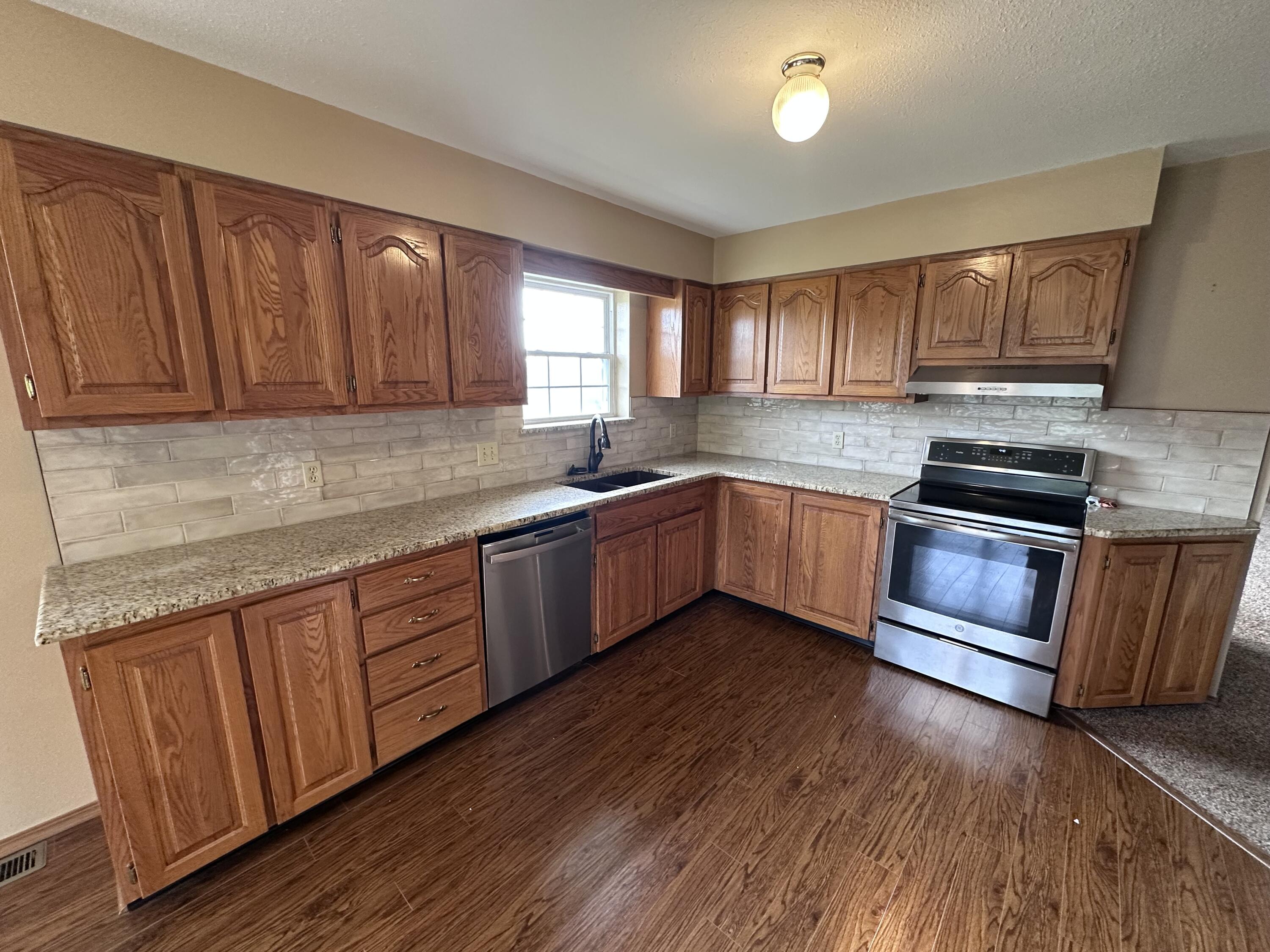 Photo 14 - Residential for sale – 1421  Van Winkle Street  Joplin, MO