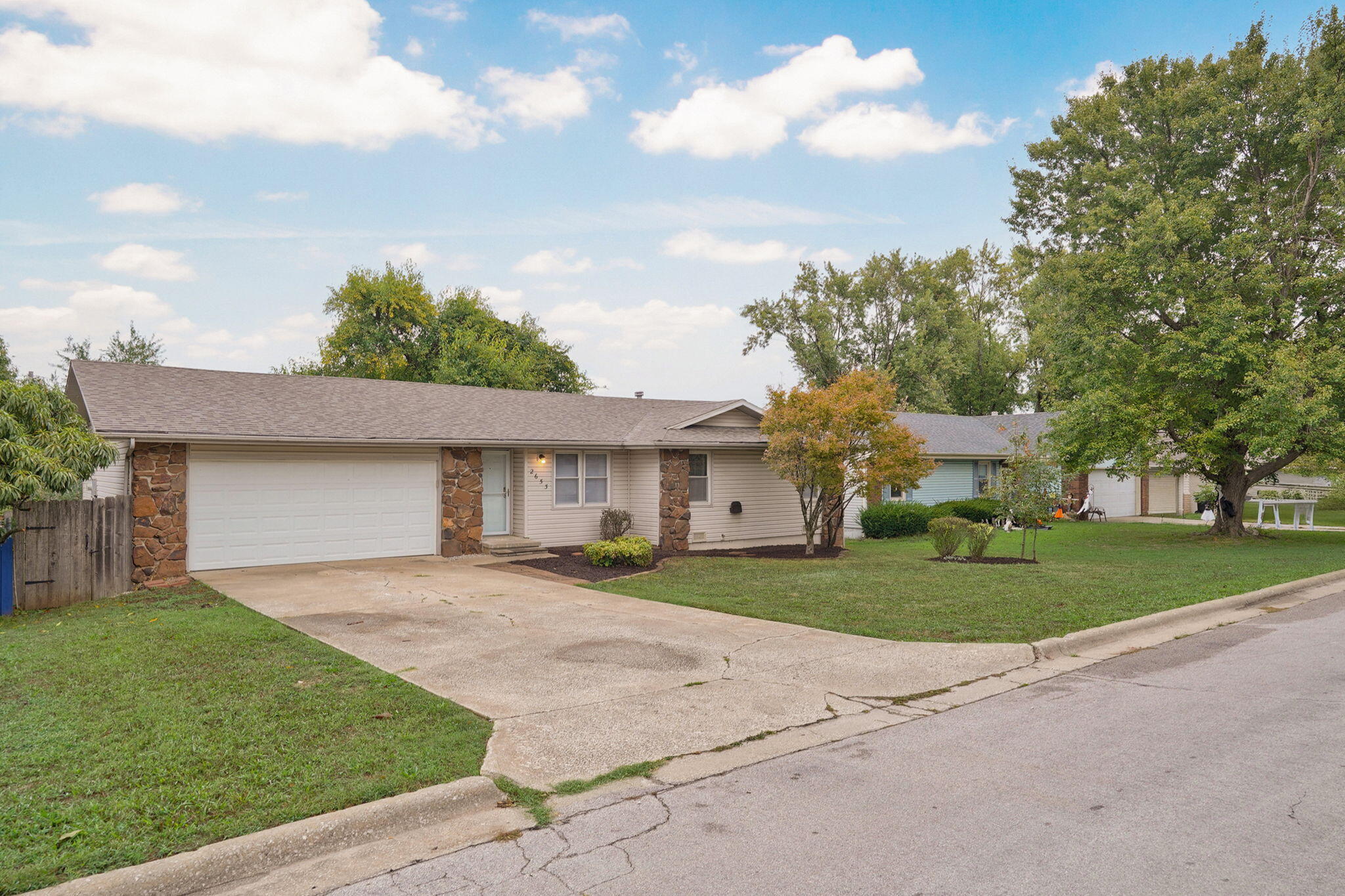 Photo 3 - Residential for sale – 2653 W Blackburn Drive  Springfield, MO