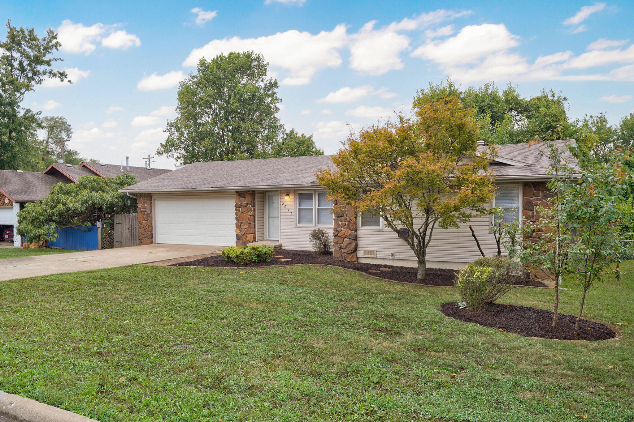 Photo 2 - Residential for sale – 2653 W Blackburn Drive  Springfield, MO