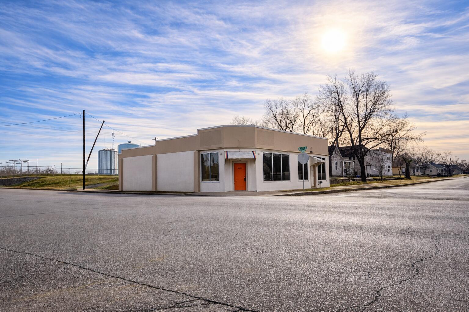 Photo 2 - Residential Income for sale – 2001 S Empire Avenue  Joplin, MO