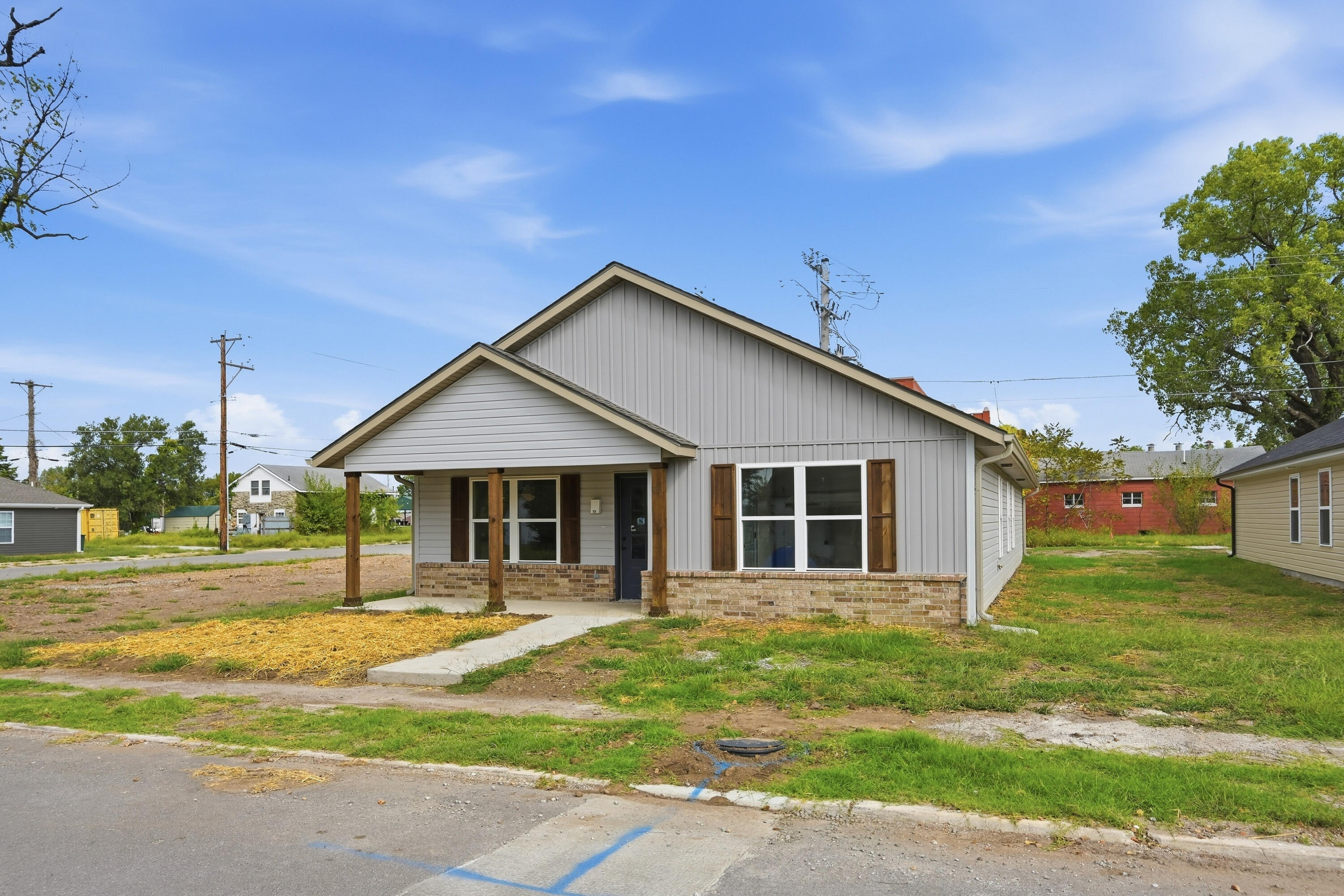 Photo 4 - Residential for sale – 318 W Daugherty Street  Carterville, MO
