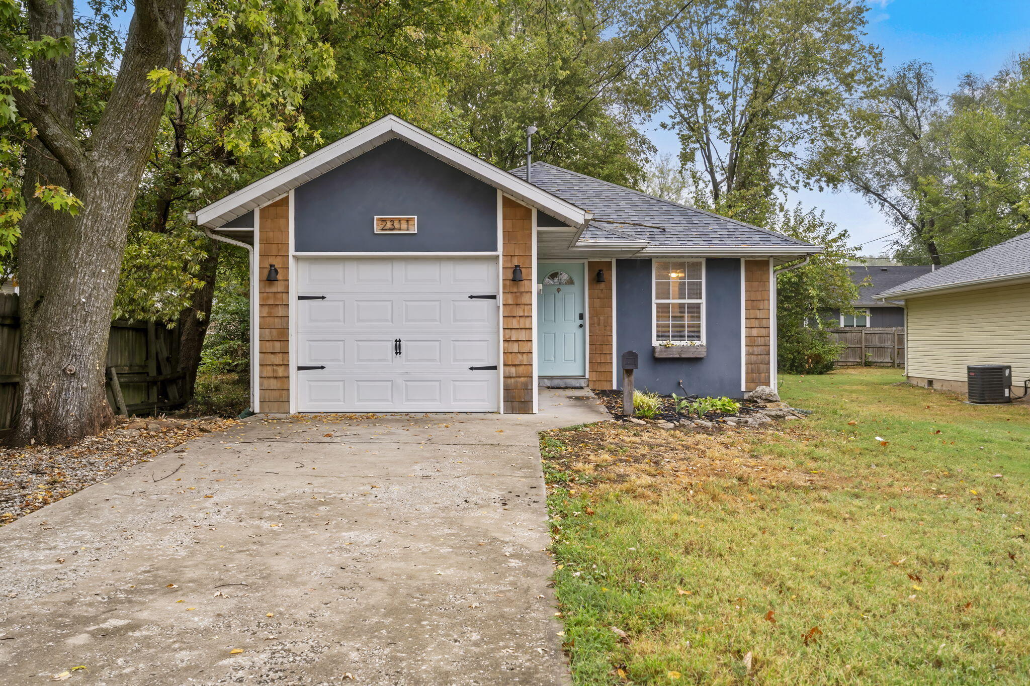 Photo 2 - Residential for sale – 2311 W Nichols   Springfield, MO
