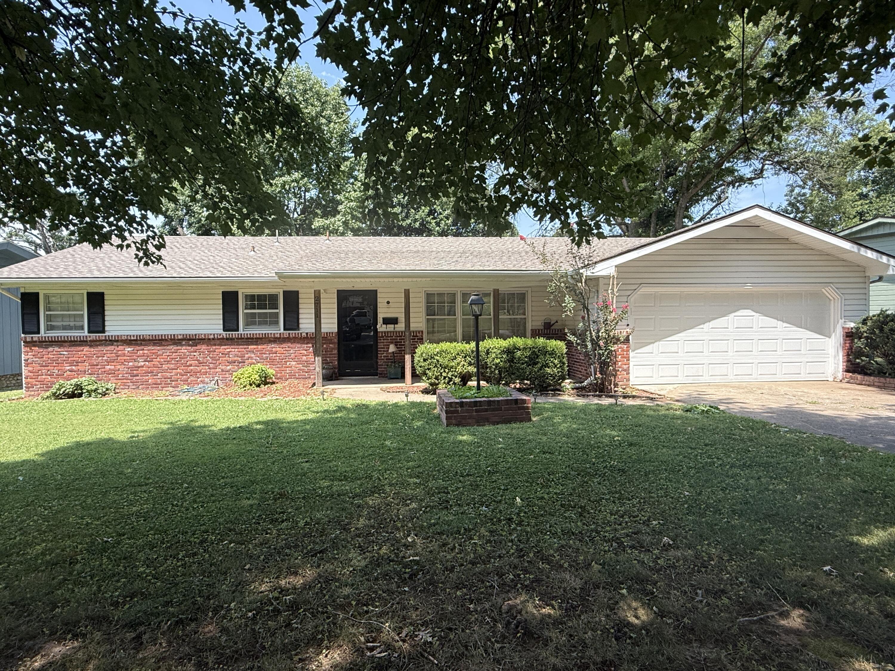 Residential for sale – 2711 S Claremont Avenue  Springfield, MO