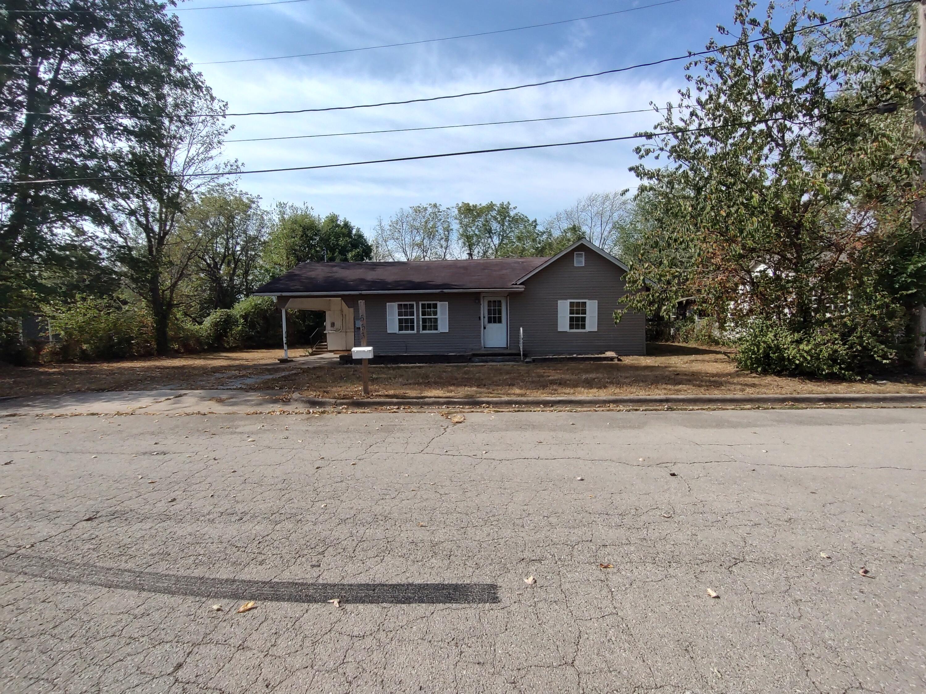 Residential for sale – 553  Taylor Street  Lebanon, MO