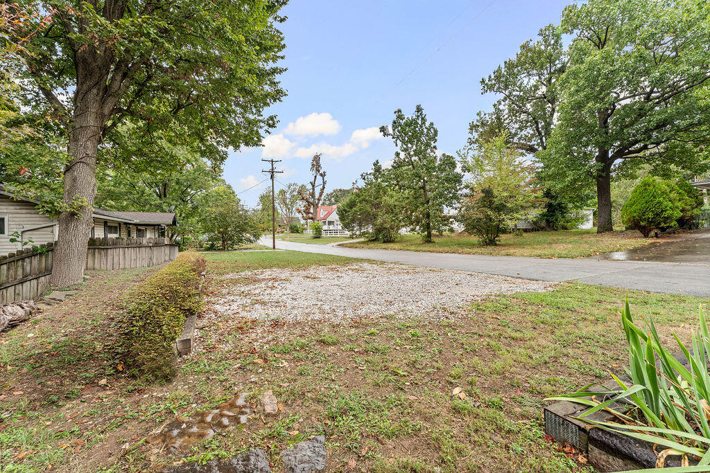 Photo 23 - Residential for sale – 101 W Grand Avenue  Neosho, MO