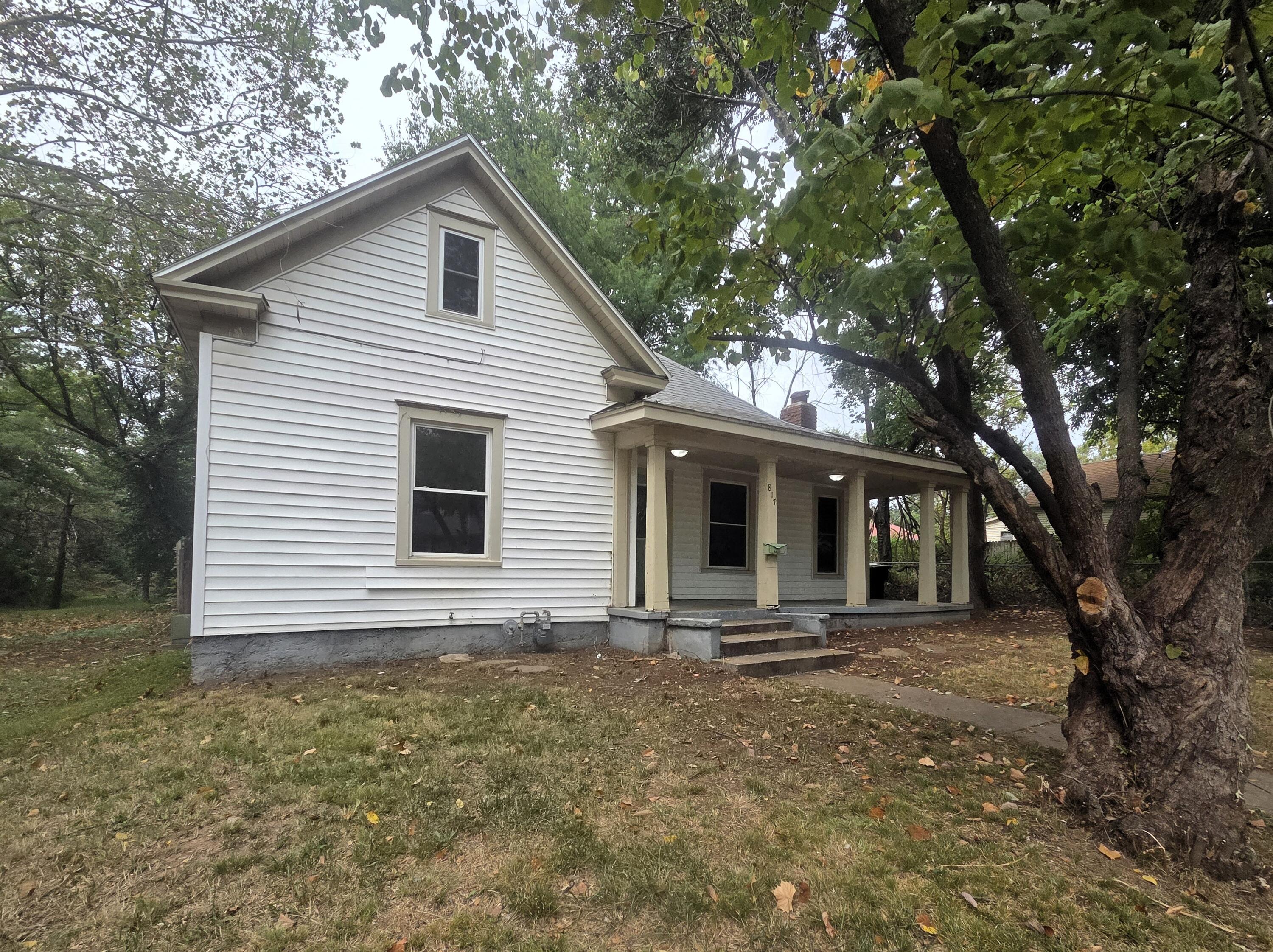 Photo 2 - Residential for sale – 817 S Newton Avenue  Springfield, MO
