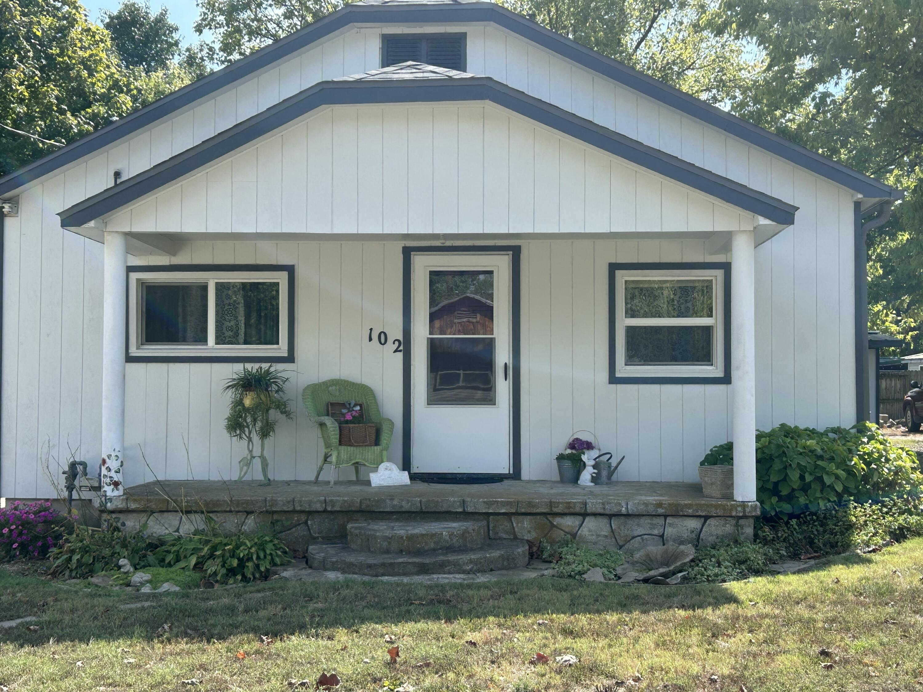 Photo 2 - Residential for sale – 102  Broadway Street  Exeter, MO