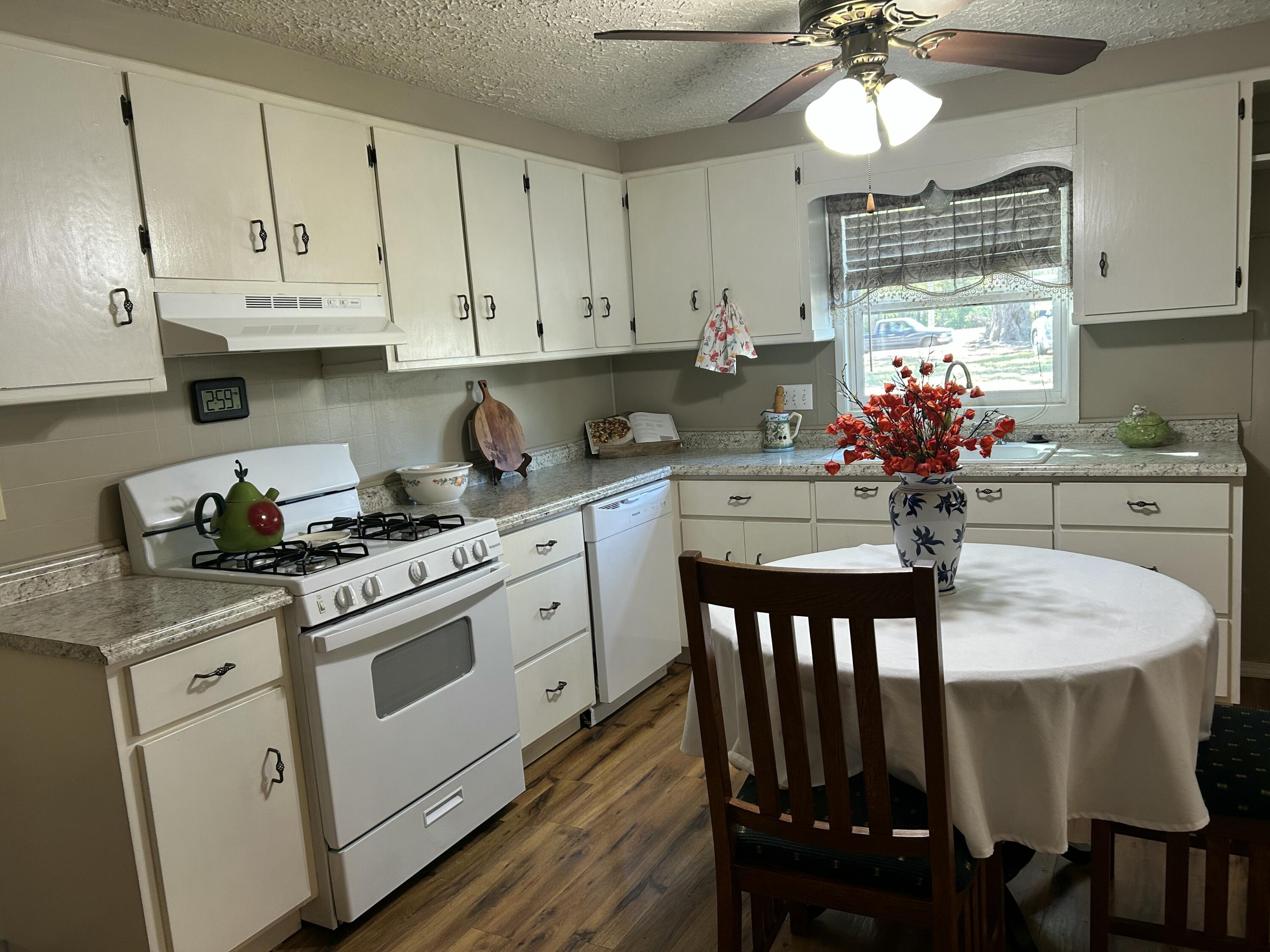 Photo 13 - Residential for sale – 102  Broadway Street  Exeter, MO