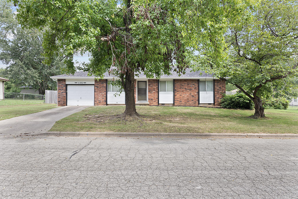 Photo 2 - Residential for sale – 126 N Fairwood Avenue  Republic, MO