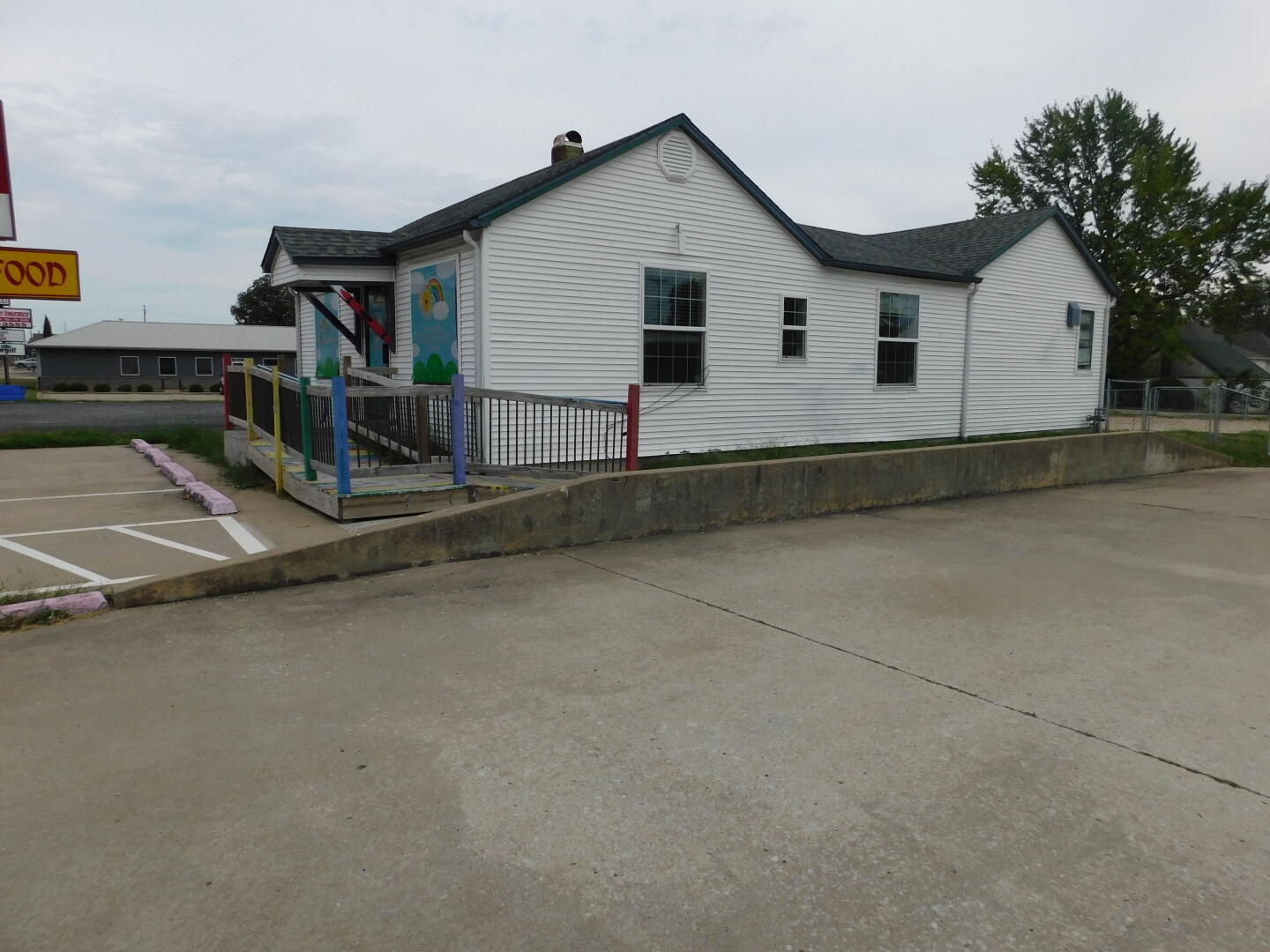 Photo 3 - Commercial Sale for sale – 531 E Cleveland   Monett, MO