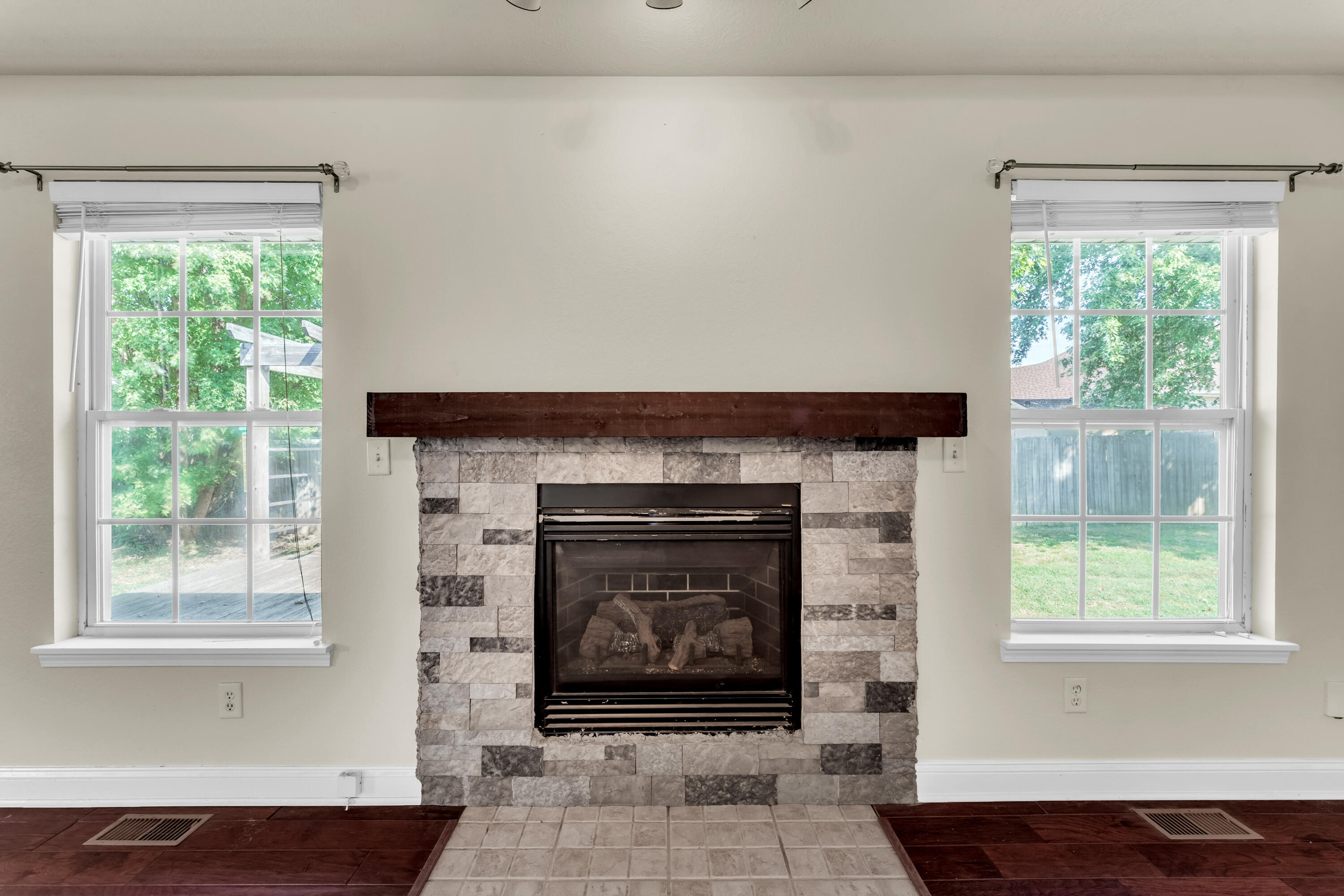 Photo 8 - Residential for sale – 1345 W Dunrobin Castle   Nixa, MO