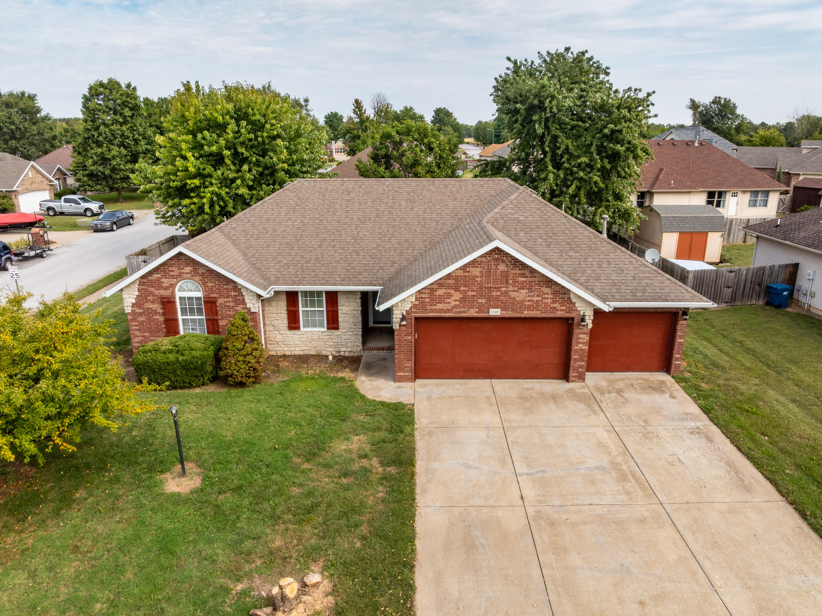 Photo 3 - Residential for sale – 1345 W Dunrobin Castle   Nixa, MO
