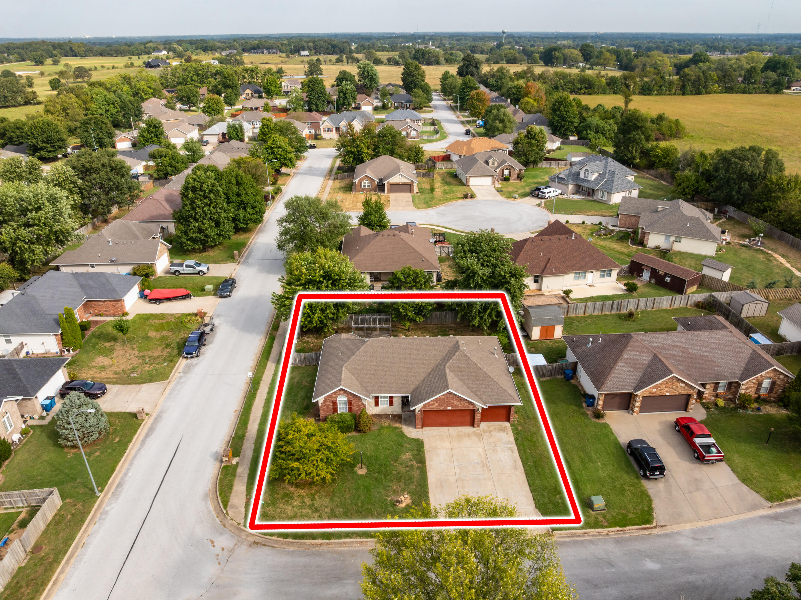 Photo 2 - Residential for sale – 1345 W Dunrobin Castle   Nixa, MO