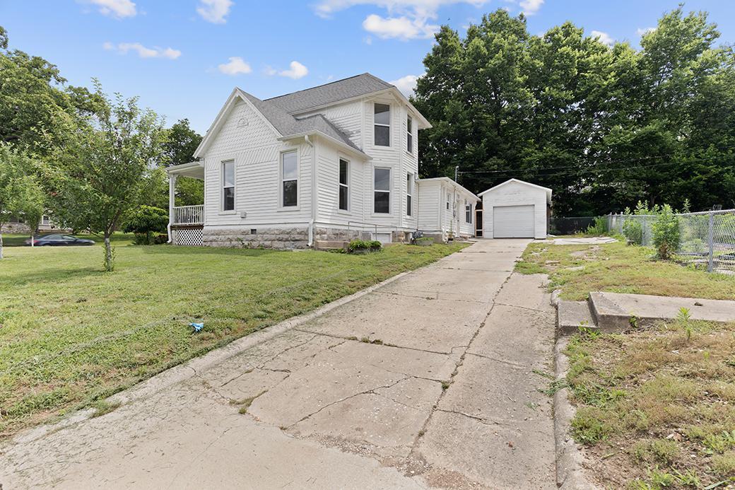 Photo 2 - Residential for sale – 505 E Center Street  Mt Vernon, MO