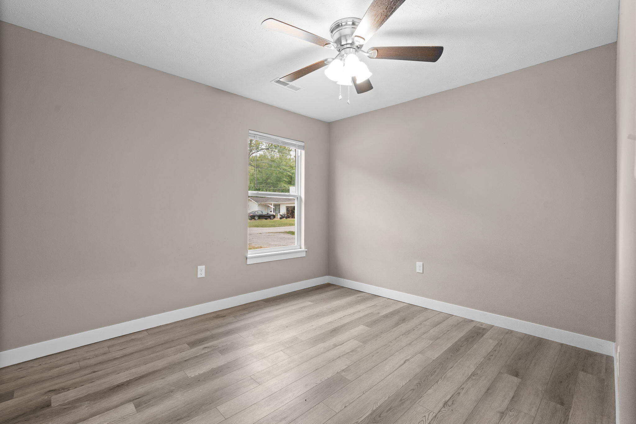 Photo 13 - Residential for sale – 2320 S Kickapoo Avenue  Springfield, MO