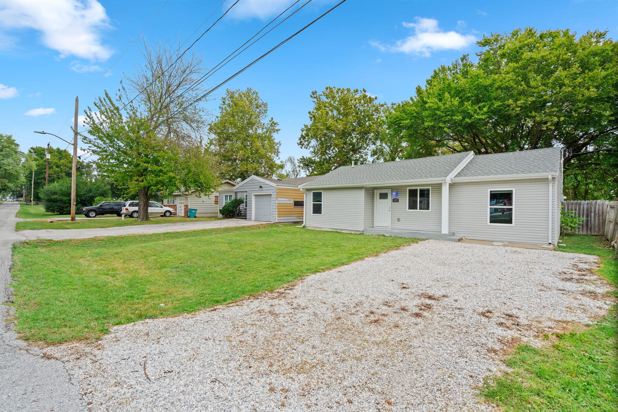 Photo 2 - Residential for sale – 2320 S Kickapoo Avenue  Springfield, MO
