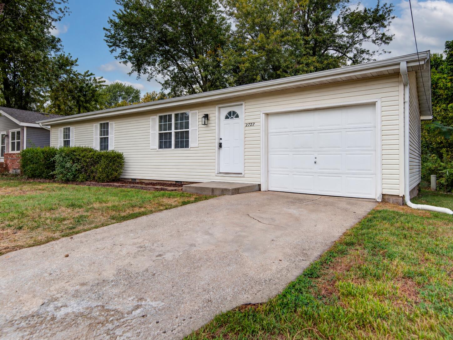 Photo 2 - Residential for sale – 2727 W Nichols Street  Springfield, MO