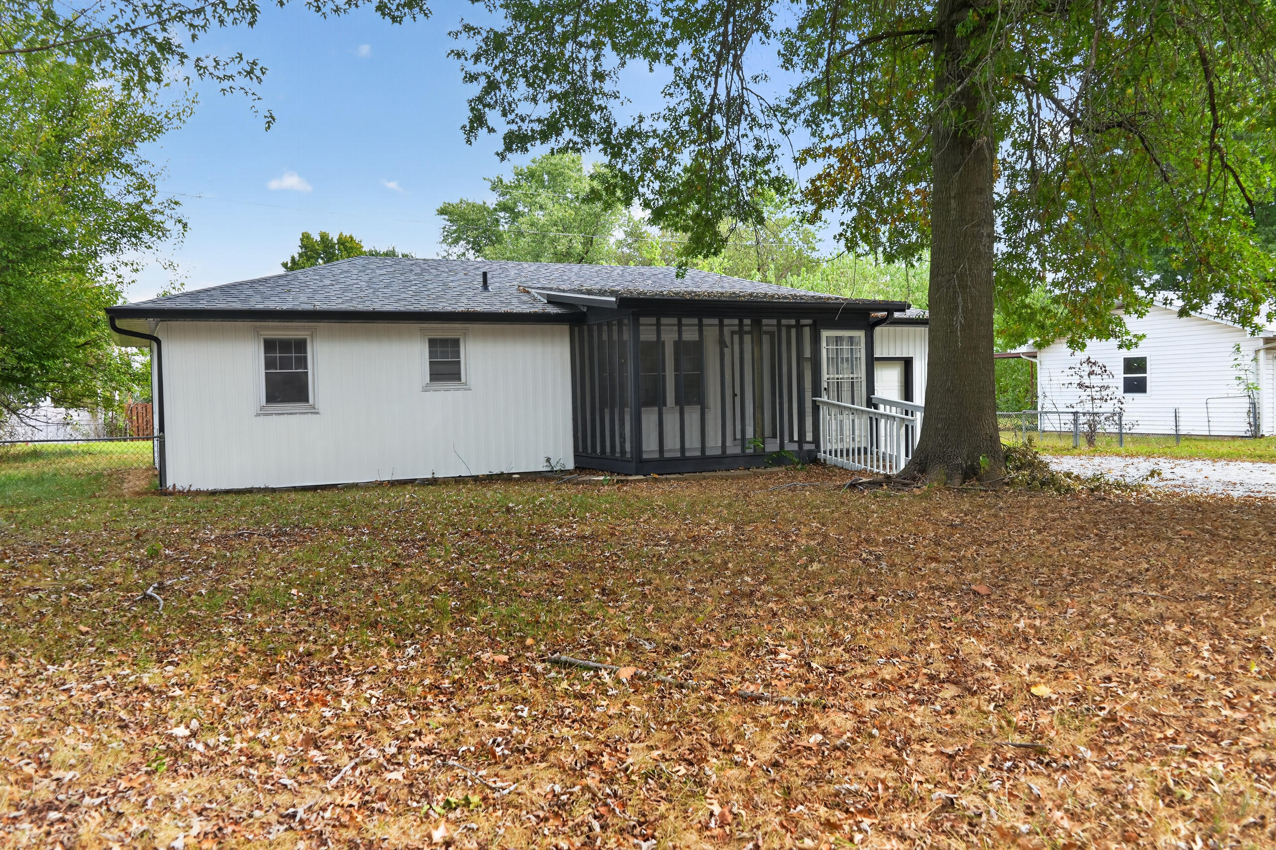 Photo 11 - Residential for sale – 821 W San Martin Street  Bolivar, MO