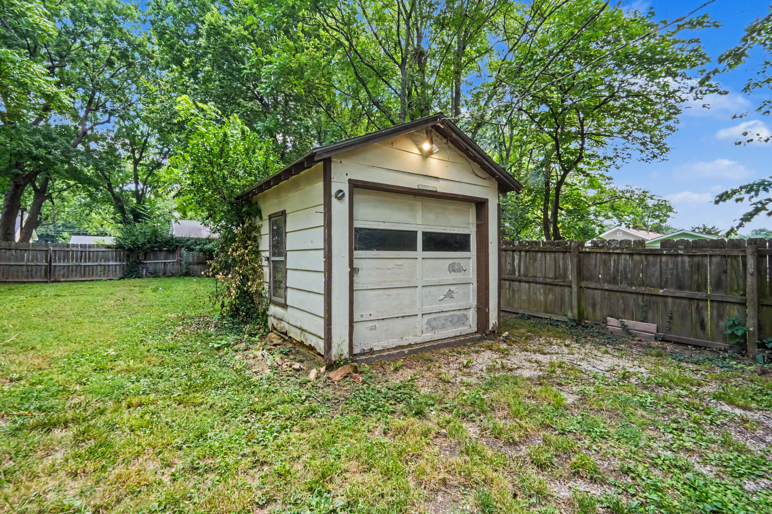 Photo 29 - Residential for sale – 2434 N Pickwick Avenue  Springfield, MO