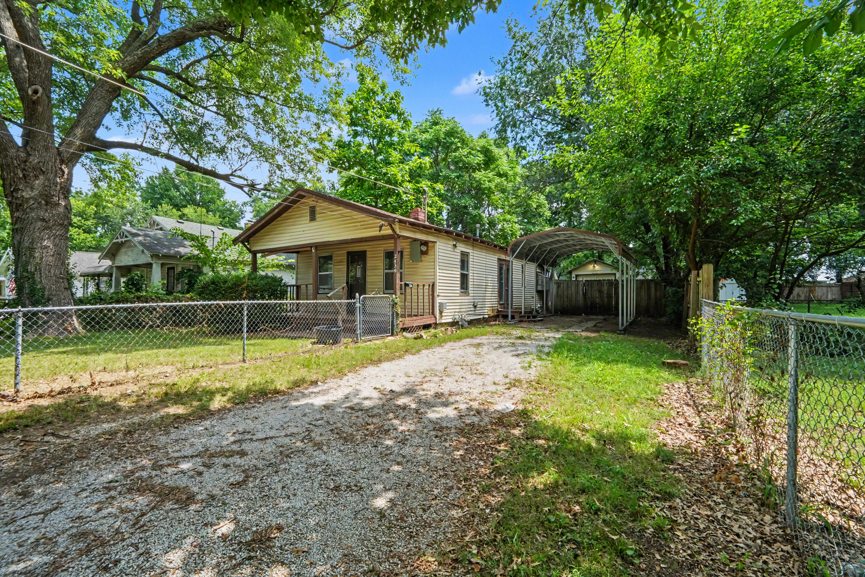 Photo 3 - Residential for sale – 2434 N Pickwick Avenue  Springfield, MO