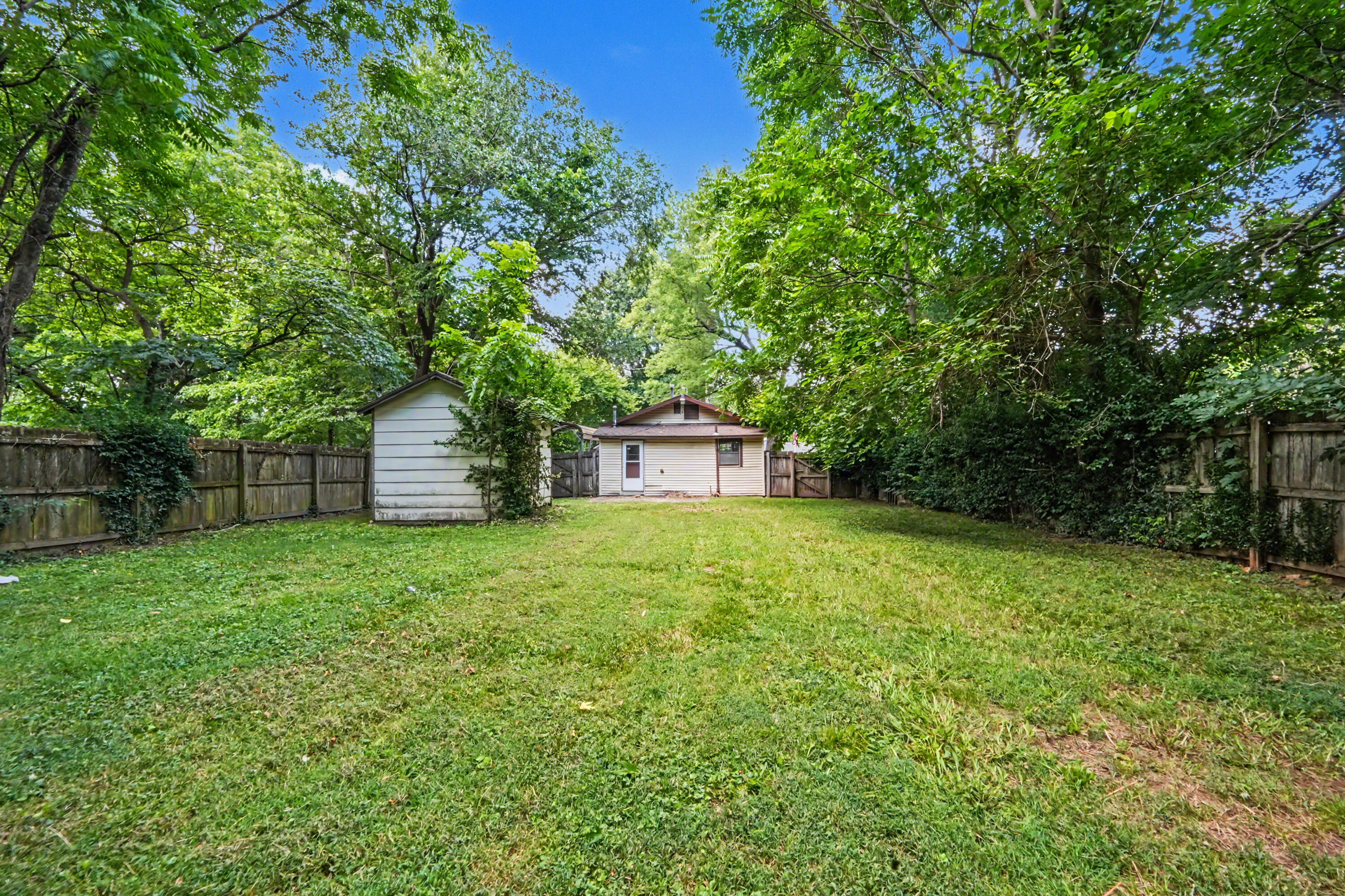 Photo 32 - Residential for sale – 2434 N Pickwick Avenue  Springfield, MO