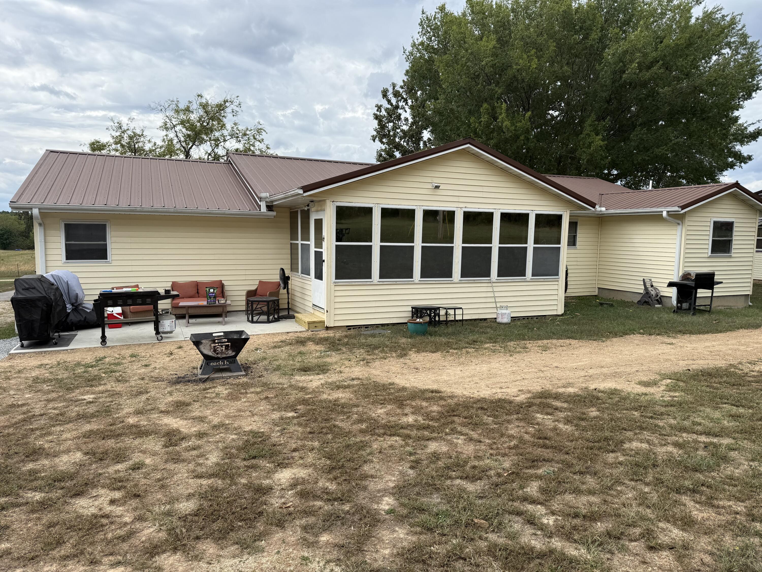 Photo 2 - Residential for sale – 130 S Airport Road  Houston, MO