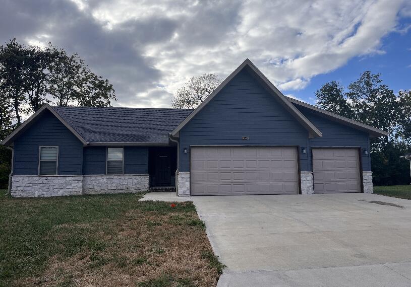 Photo 2 - Residential for sale – 1359 S Mahn   Springfield, MO