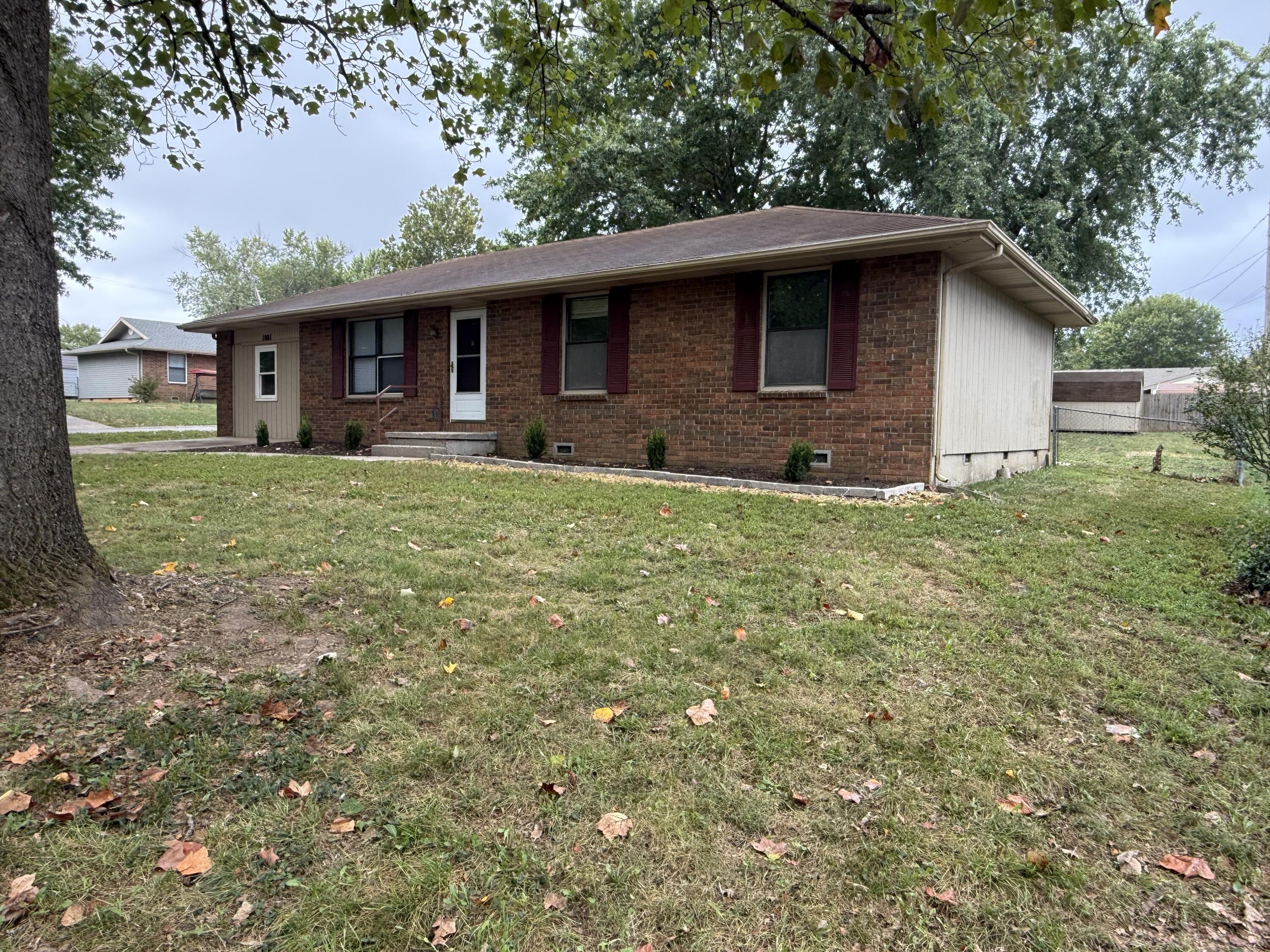 Photo 4 - Residential for sale – 1001 N 13th   Ozark, MO
