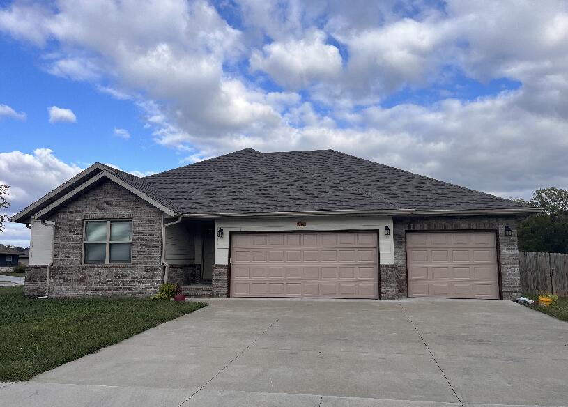 Photo 8 - Residential for sale – 1362 S Mahn   Springfield, MO